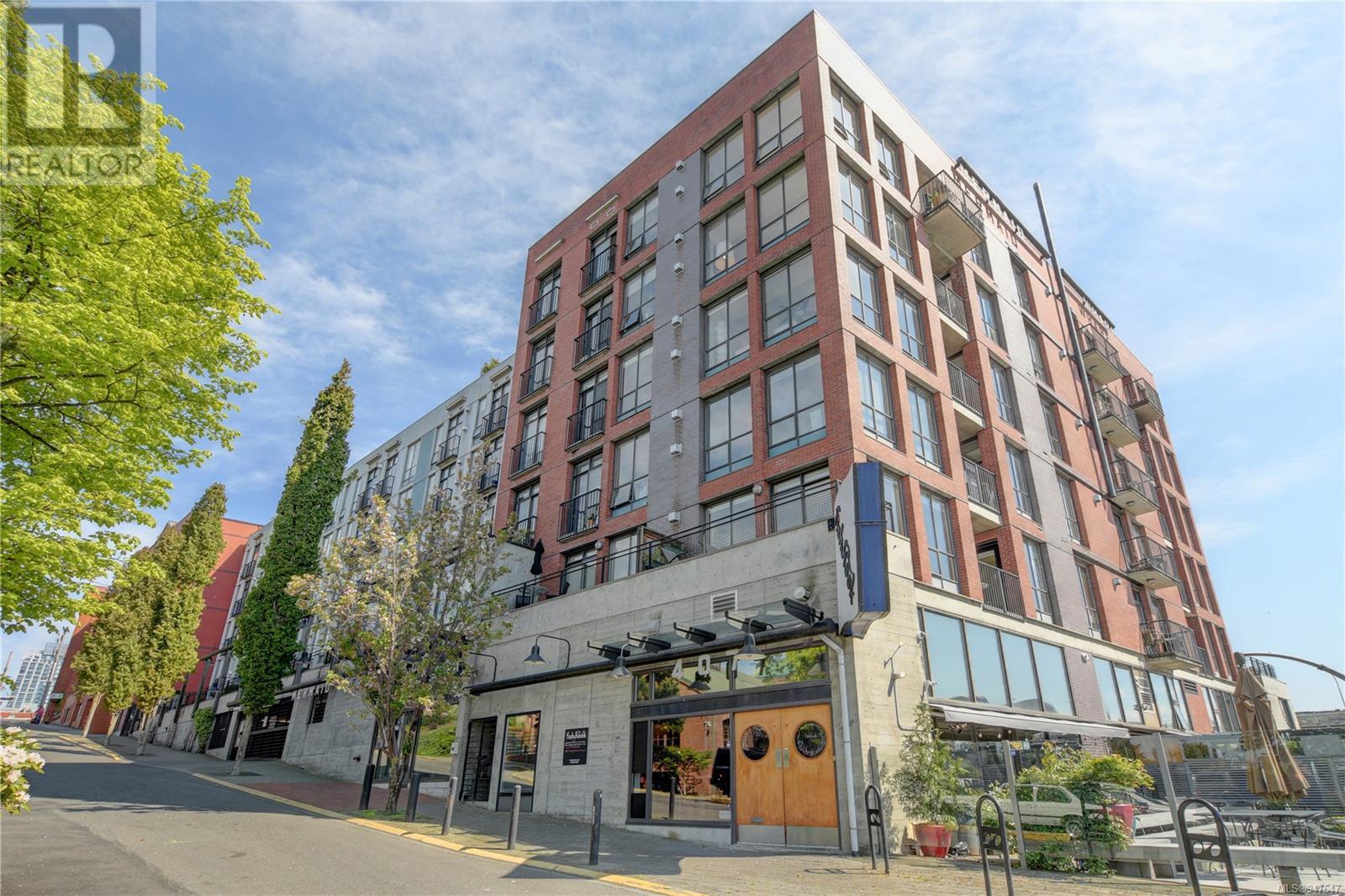 407 409 Swift St, #407