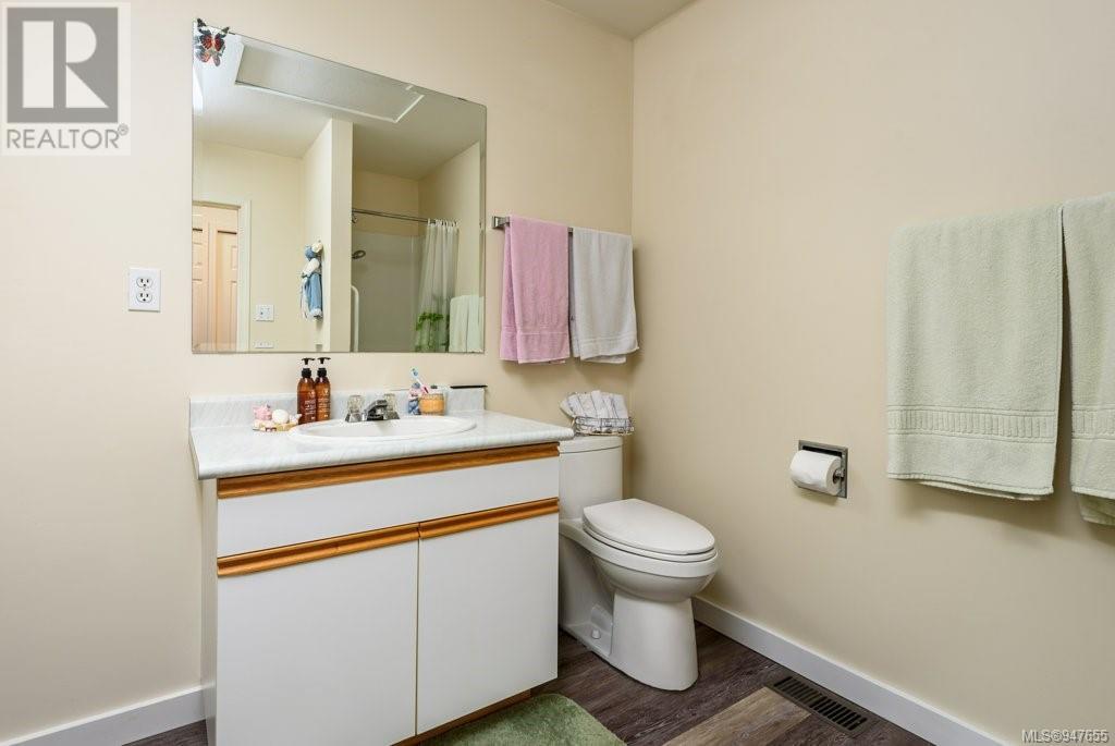1 1855 Willemar Ave, #1