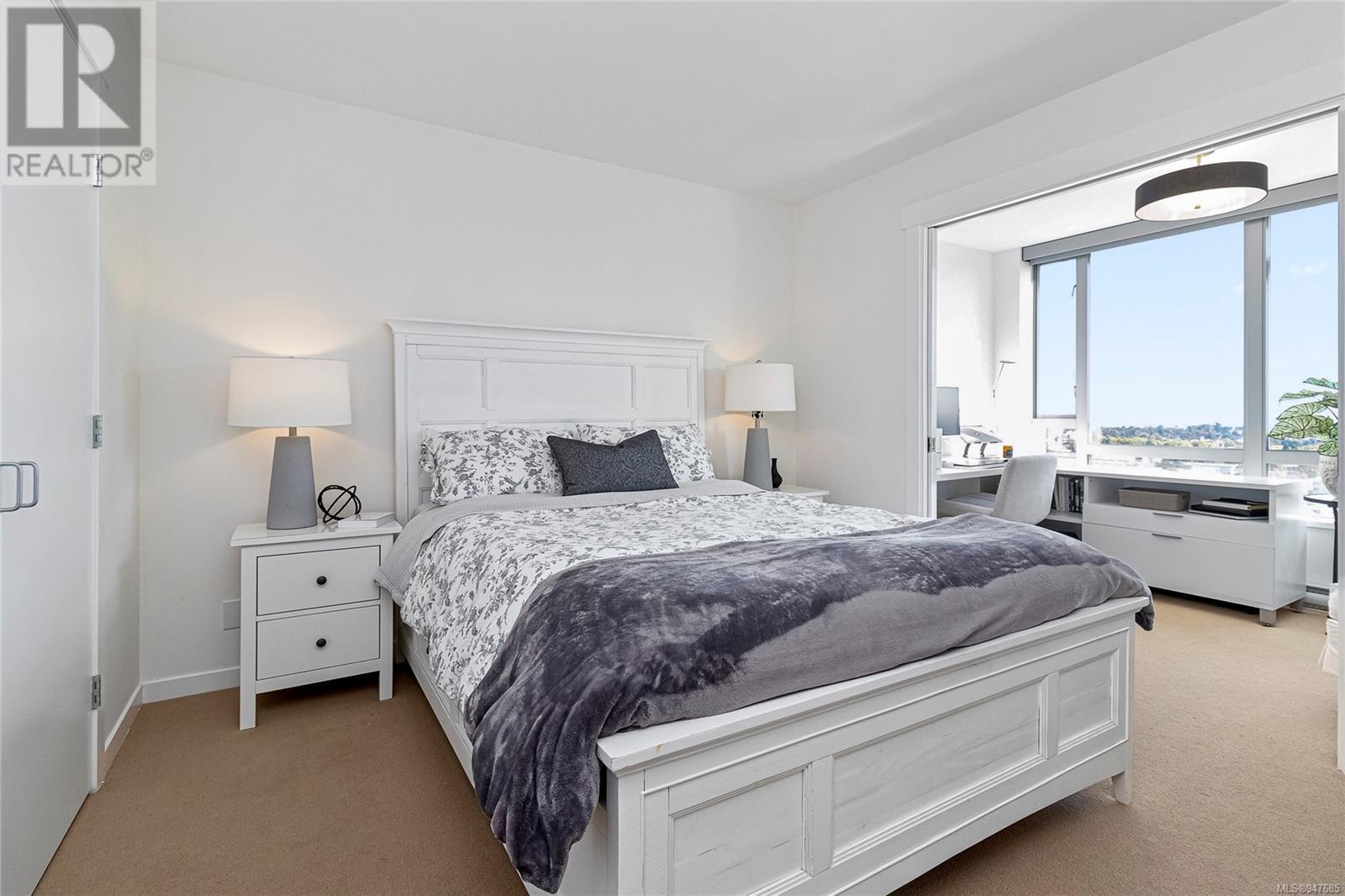1703 751 Fairfield Rd, #1703