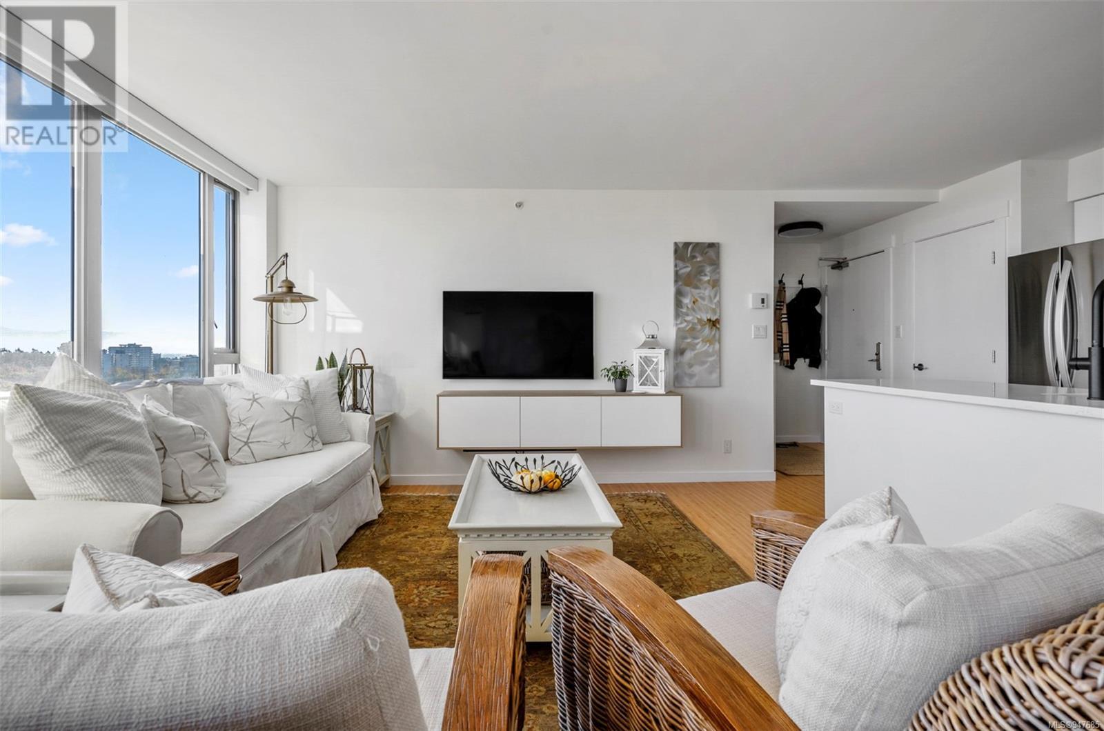 1703 751 Fairfield Rd, #1703