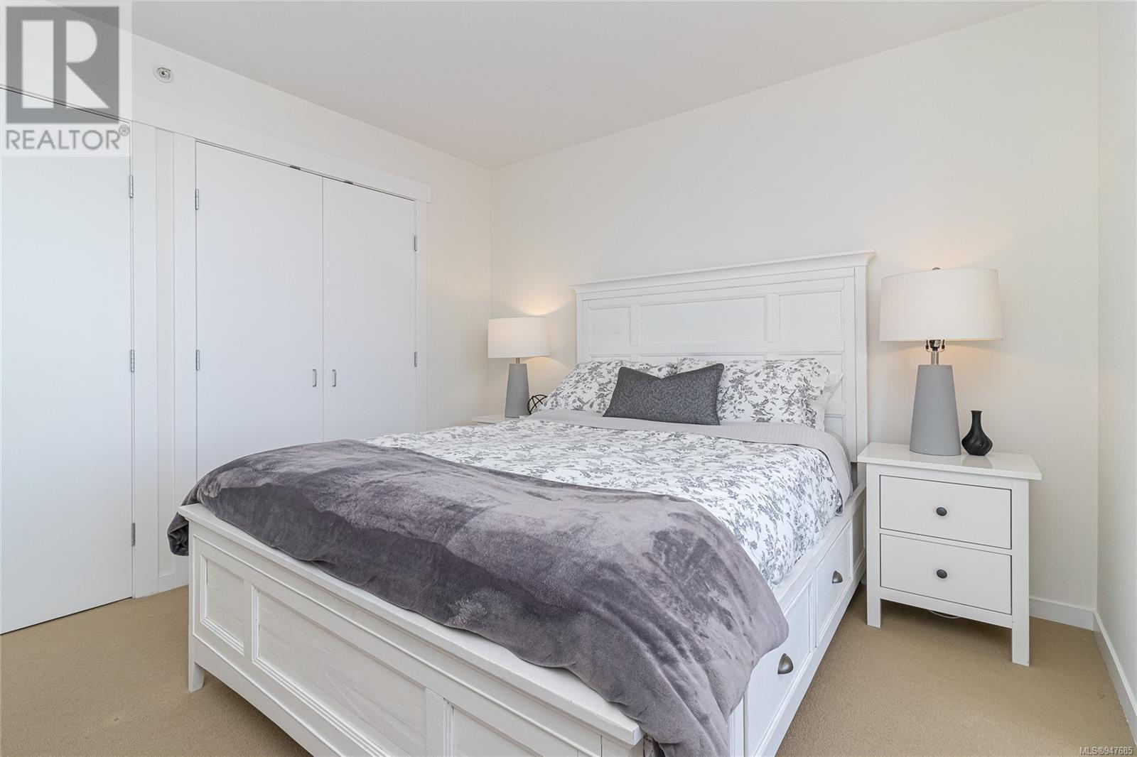 1703 751 Fairfield Rd, #1703