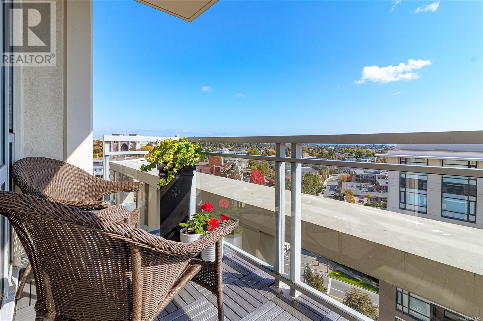 1703 751 Fairfield Rd, #1703