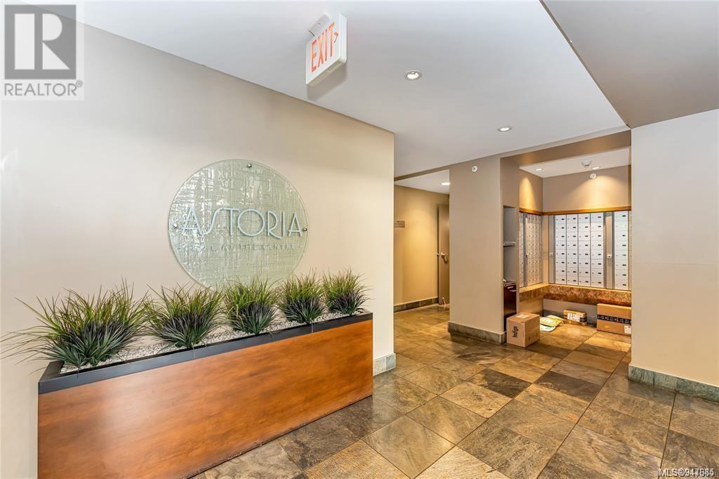 1703 751 Fairfield Rd, #1703