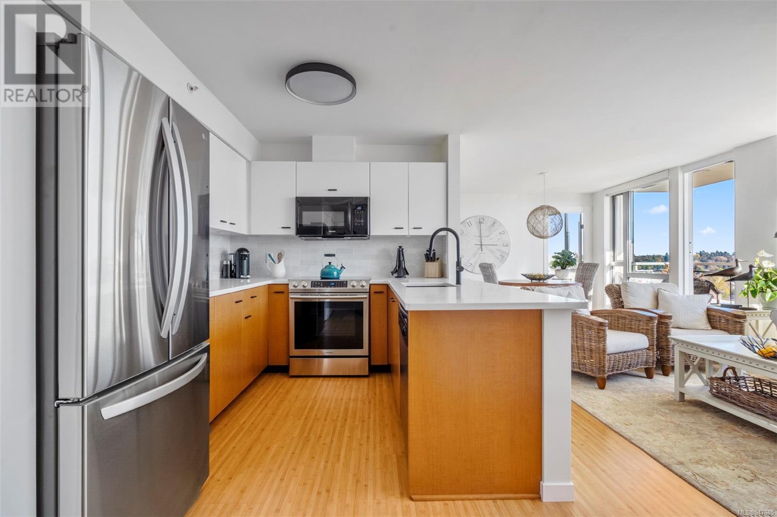 1703 751 Fairfield Rd, #1703