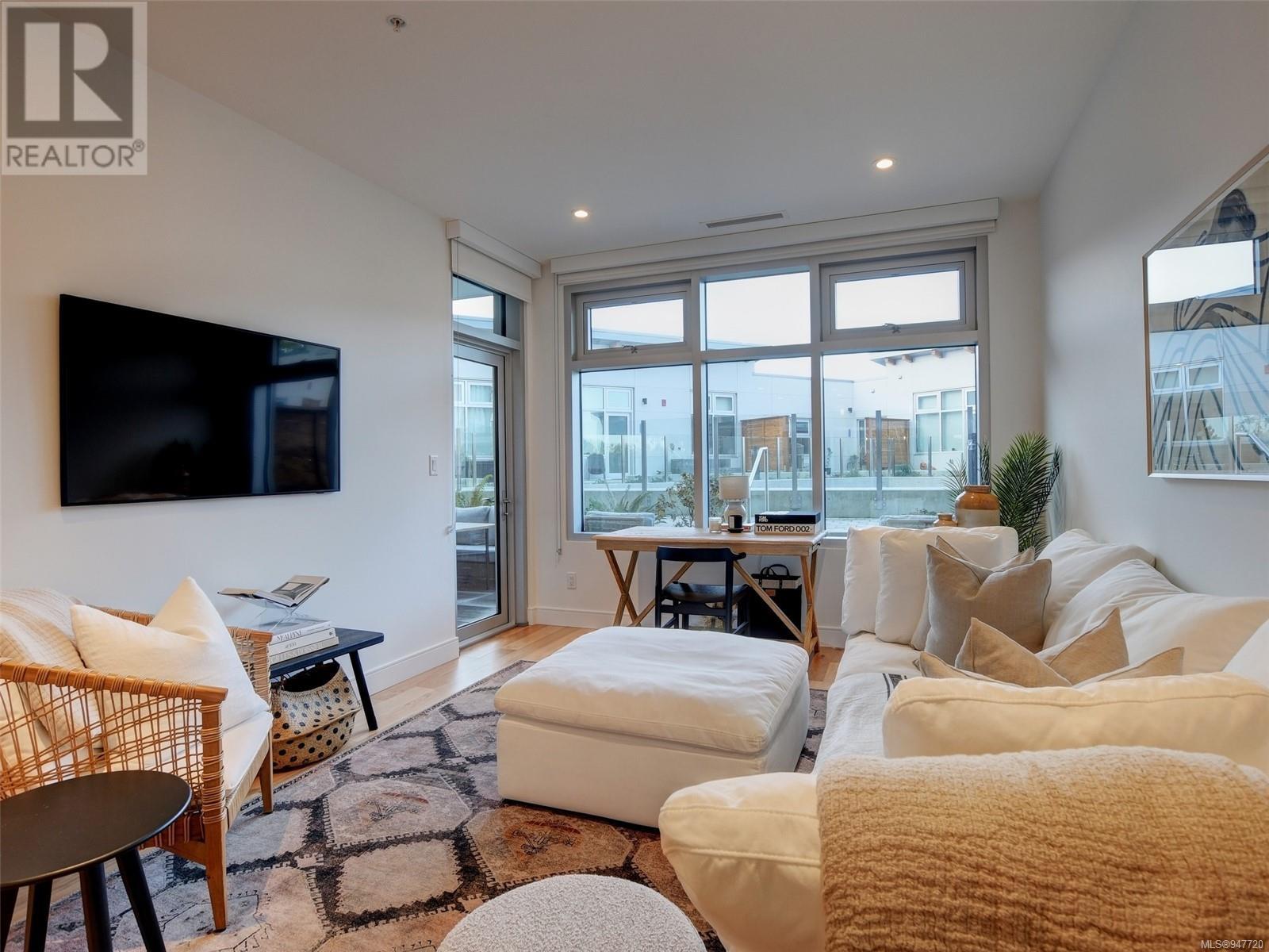 110 916 Lyall St, #110