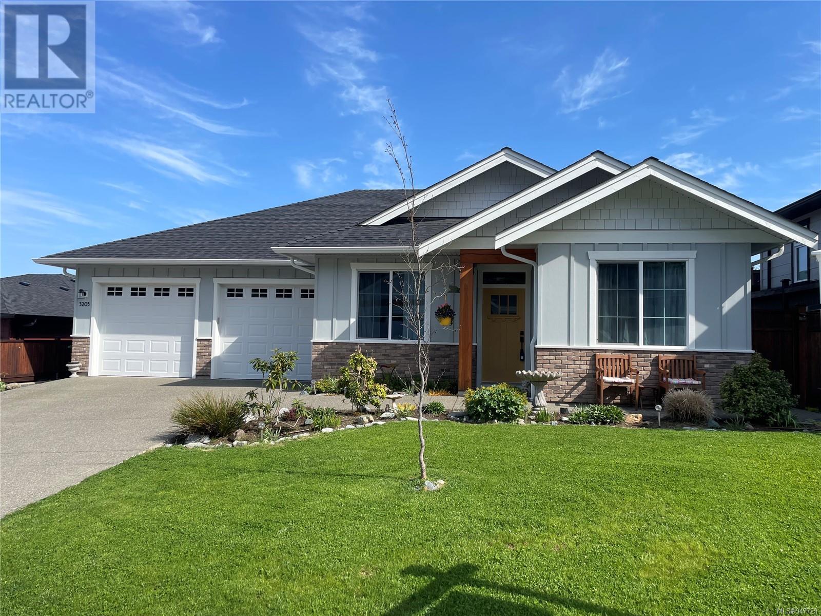 3203 Arbutus Dr