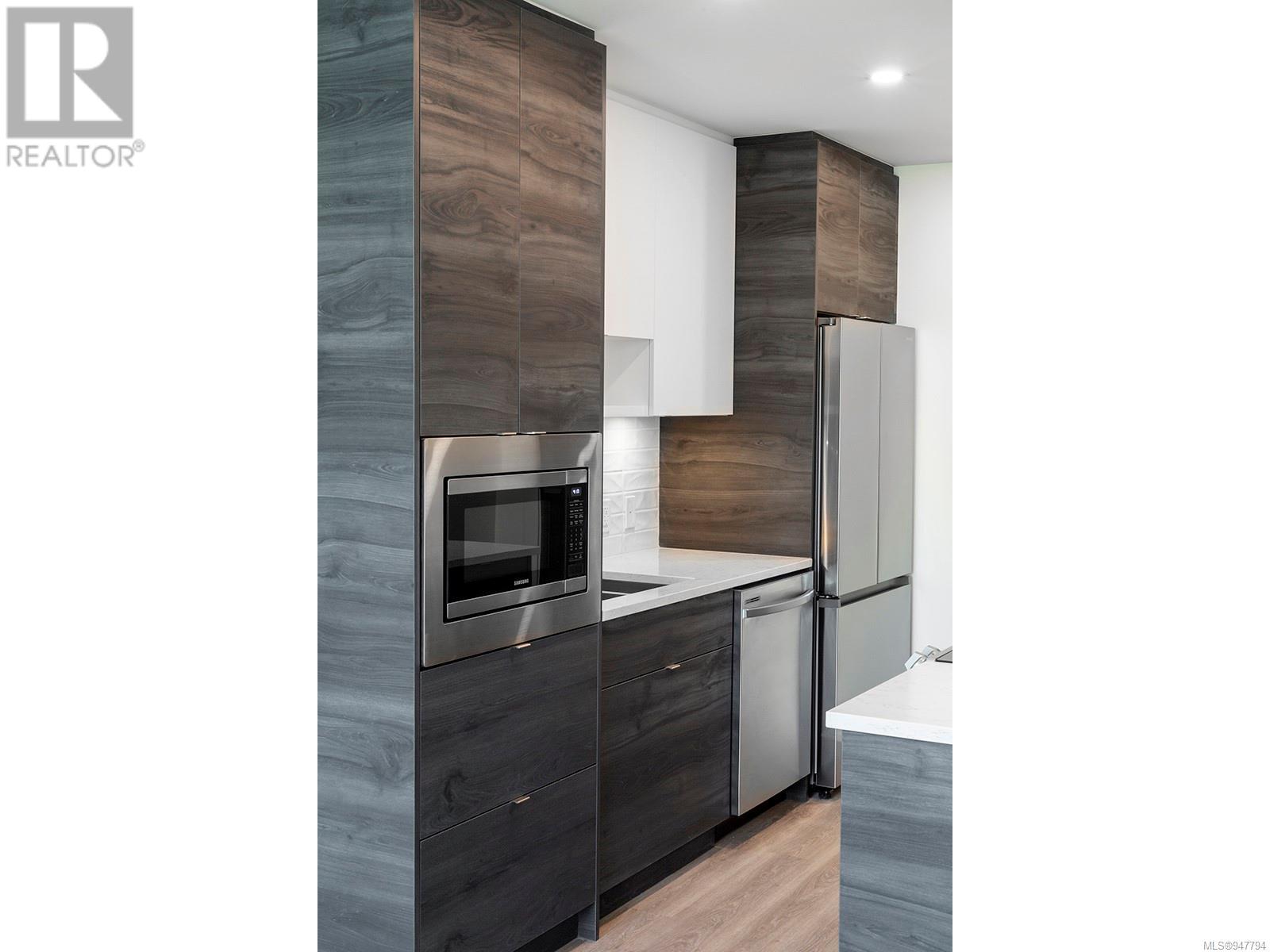 719 1628 Store St, #719