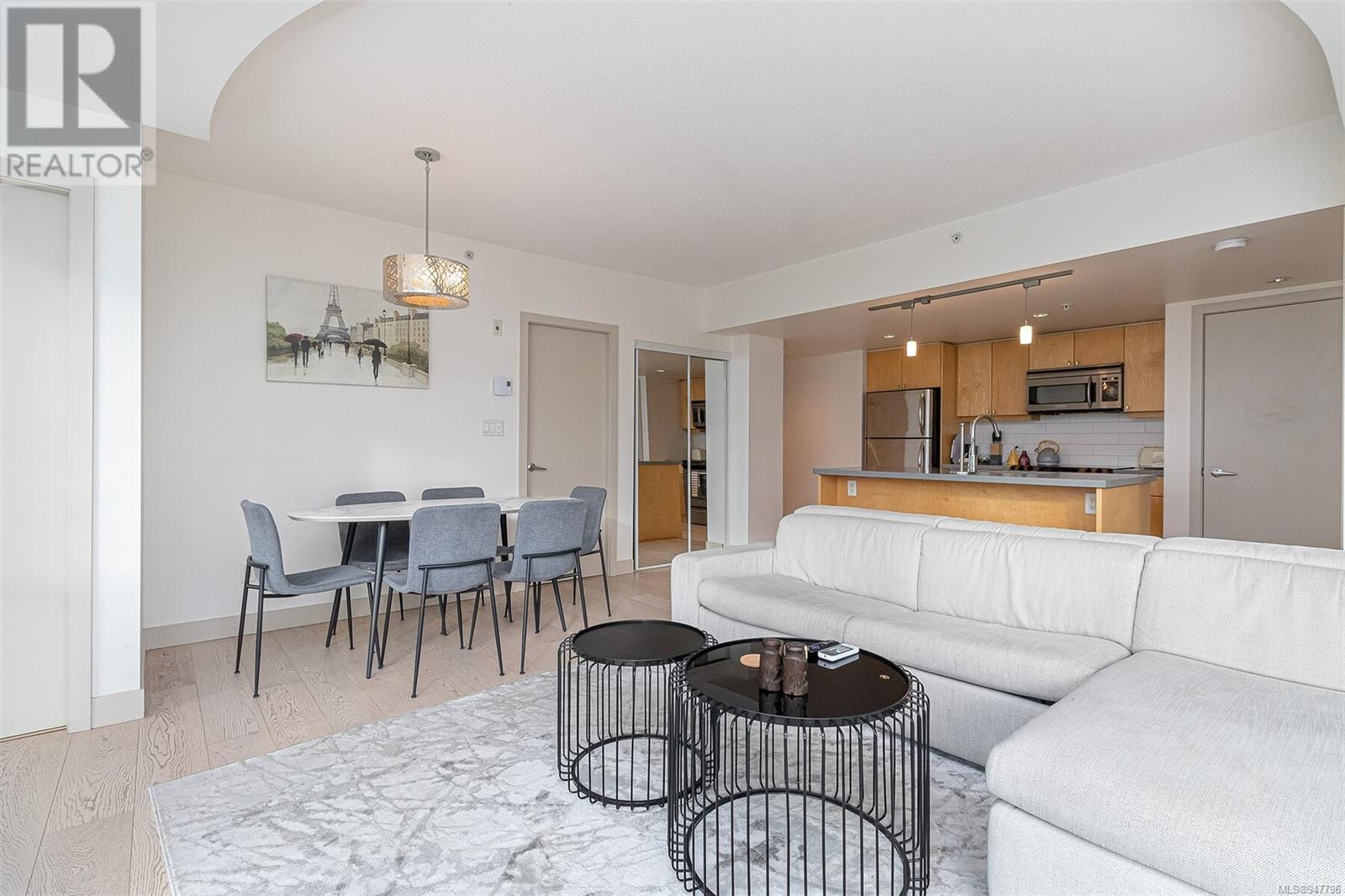 601 760 Johnson St, #601