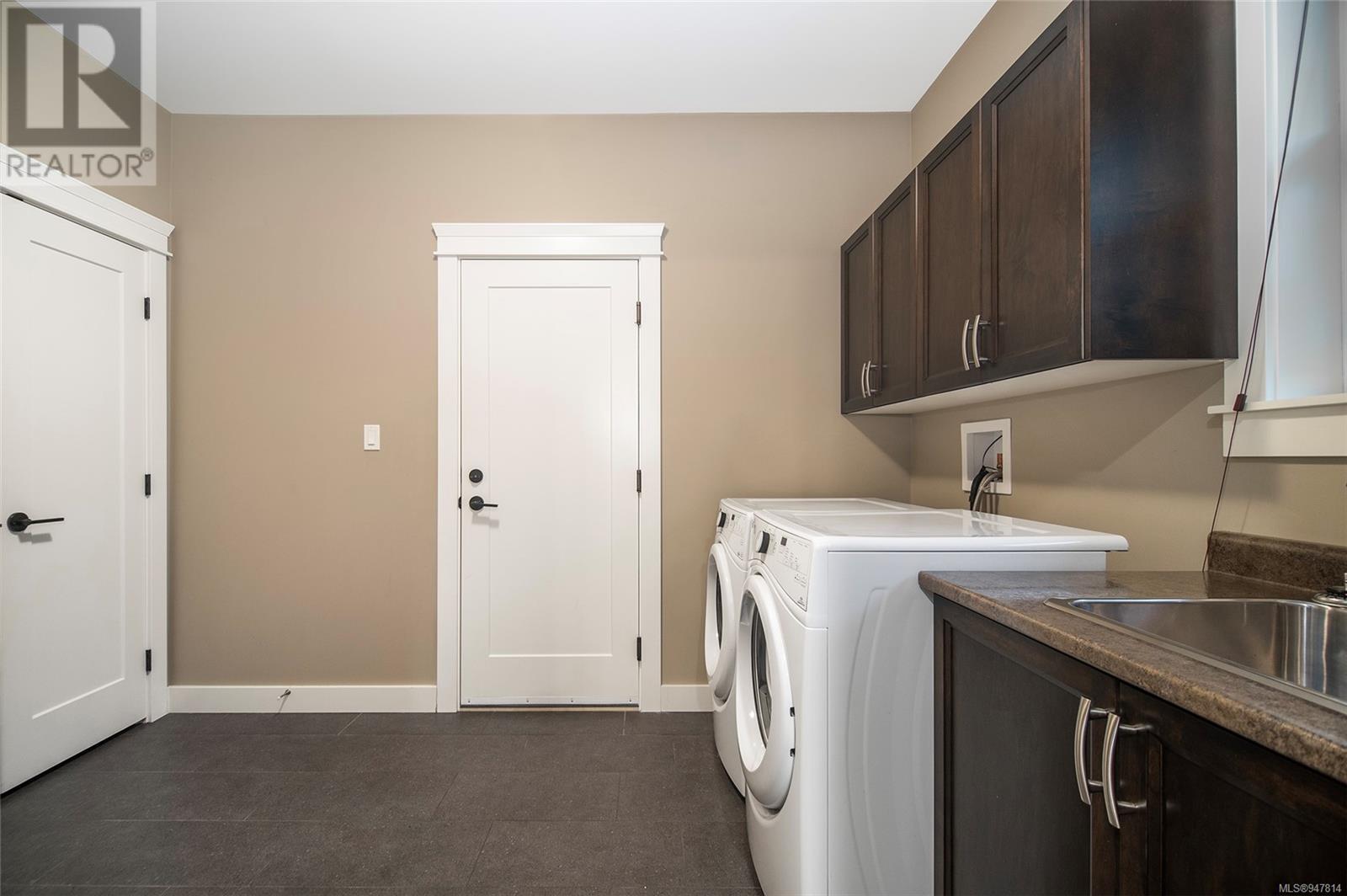 462 LEGACY Dr