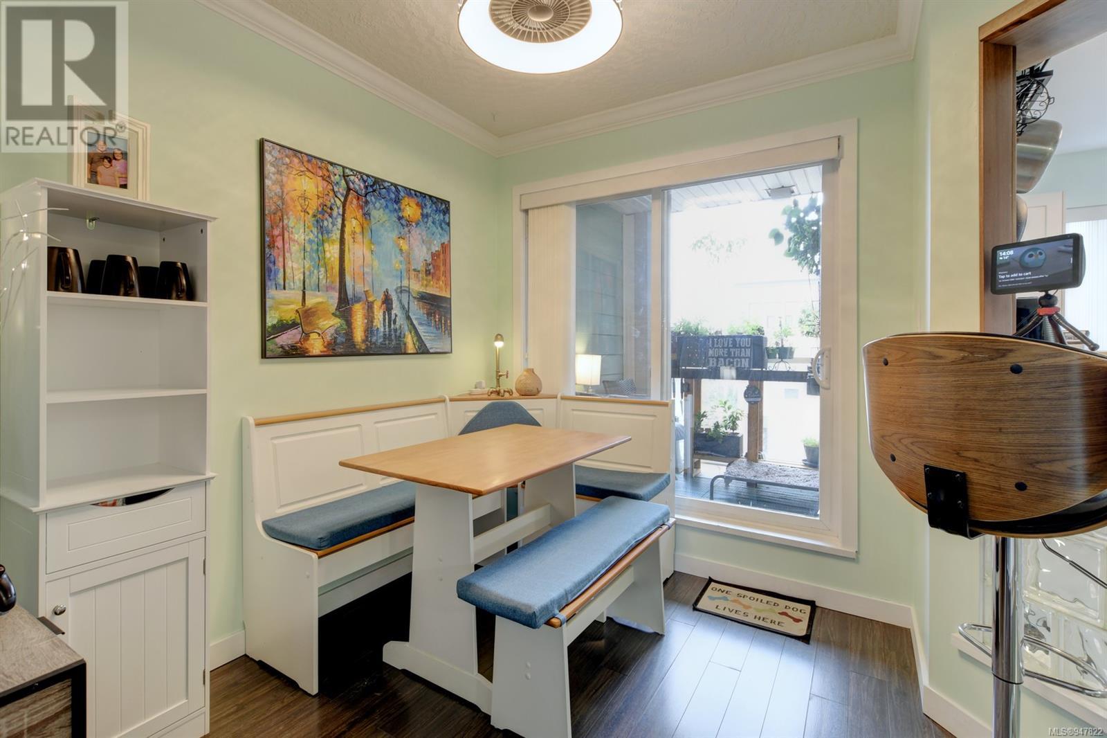 309 689 Bay St, #309