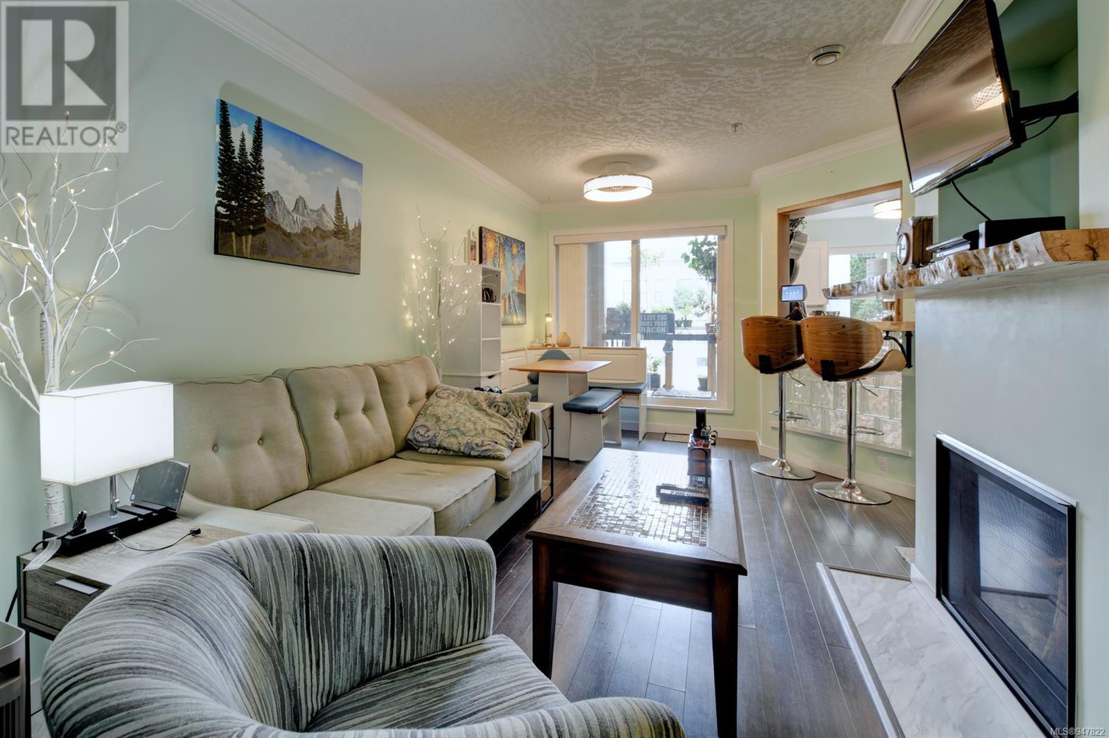 309 689 Bay St, #309