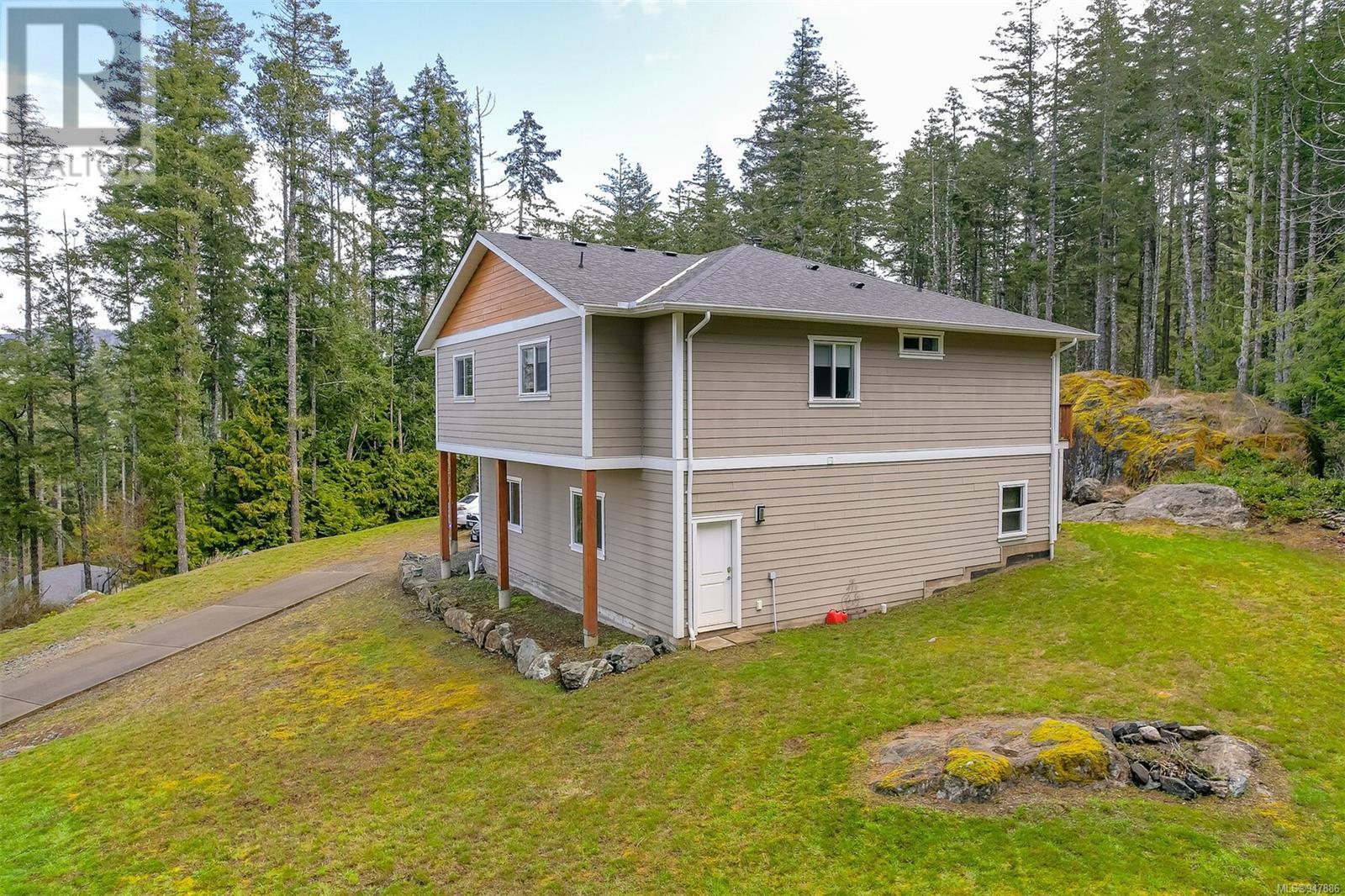 3038 Otter Point Rd