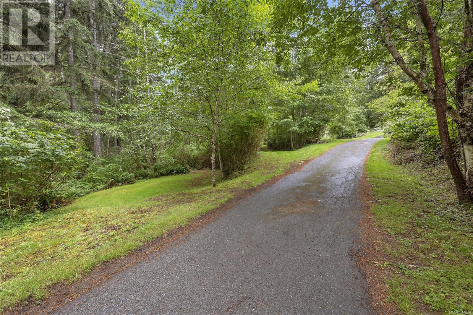 3765 Otter Point Rd