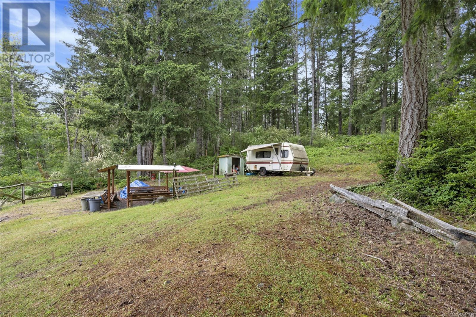 3765 Otter Point Rd