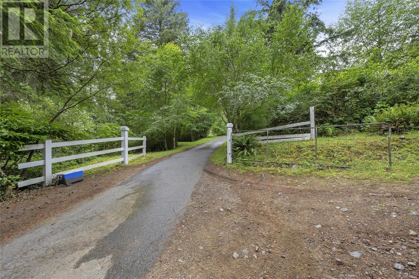 3765 Otter Point Rd