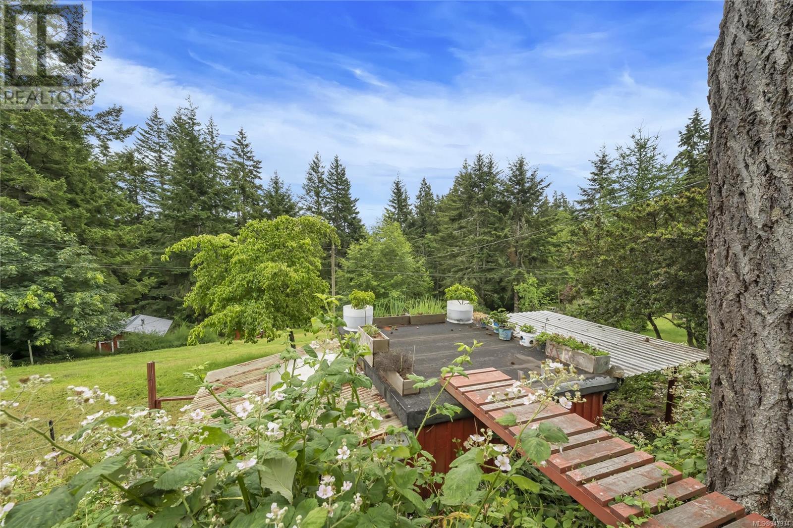 3765 Otter Point Rd