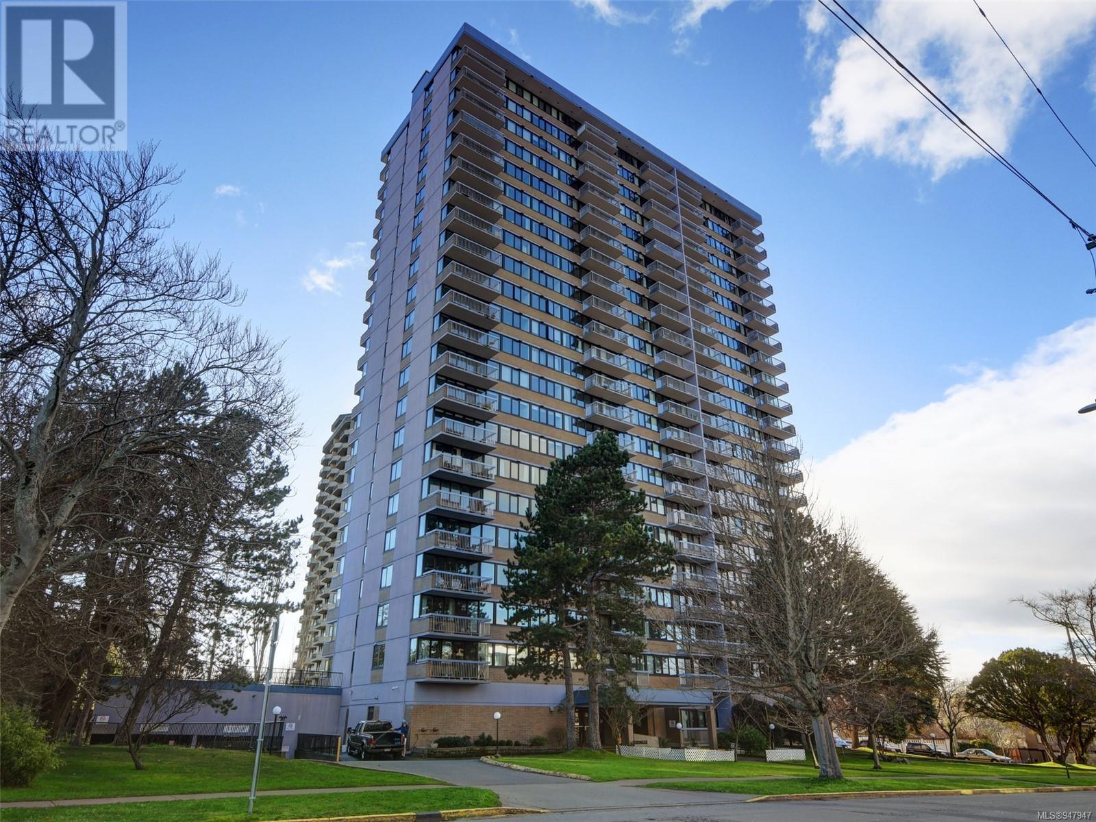 2208 647 Michigan St