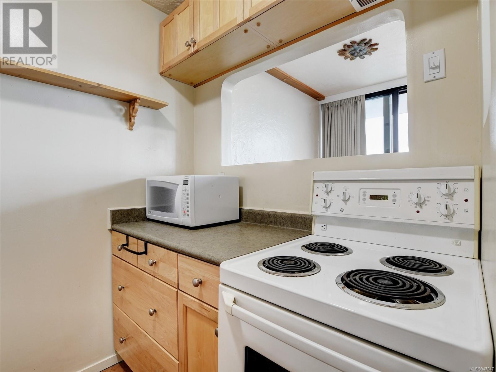 2208 647 Michigan St