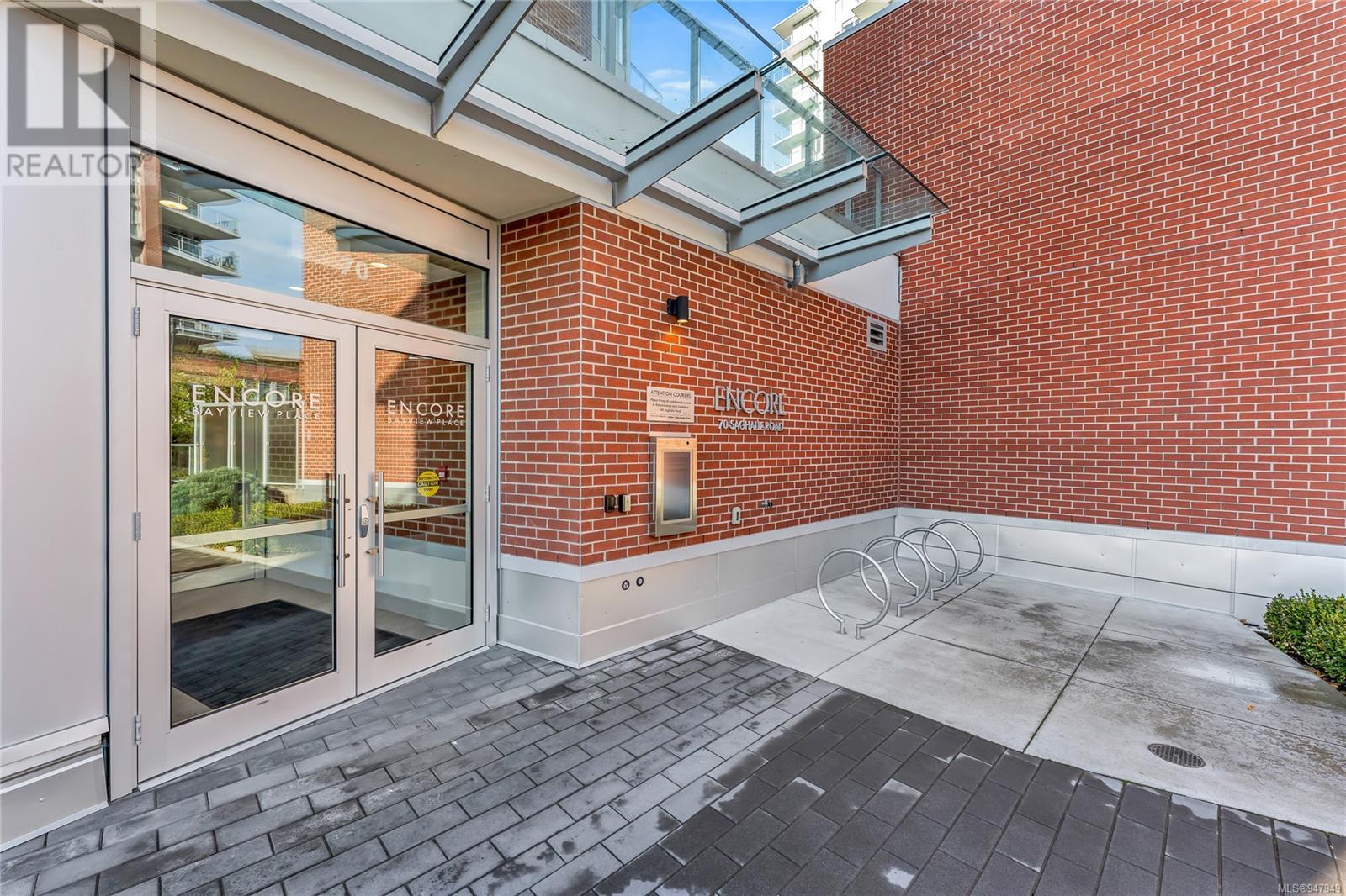 211 70 Saghalie Rd, #211