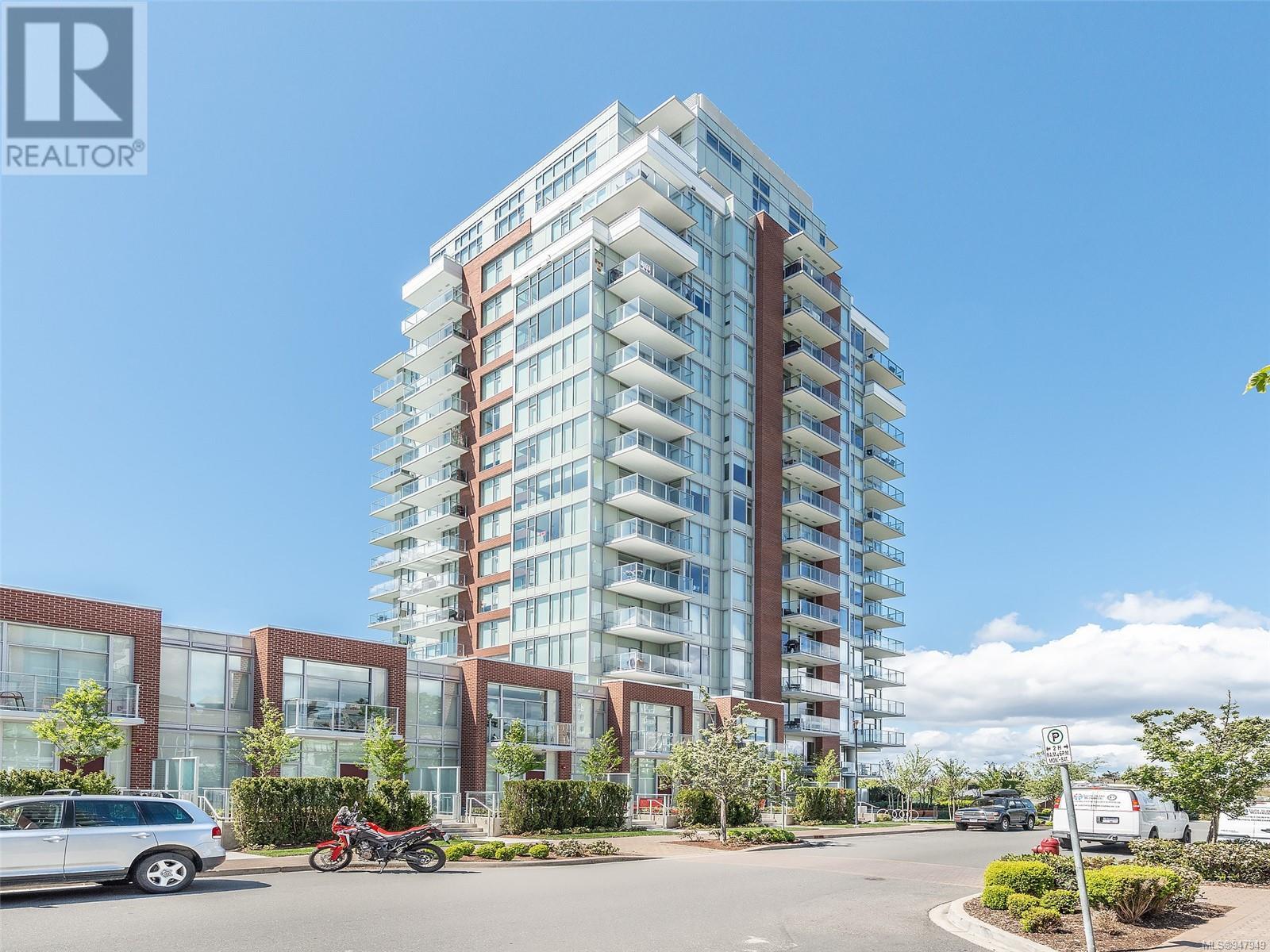 211 70 Saghalie Rd, #211