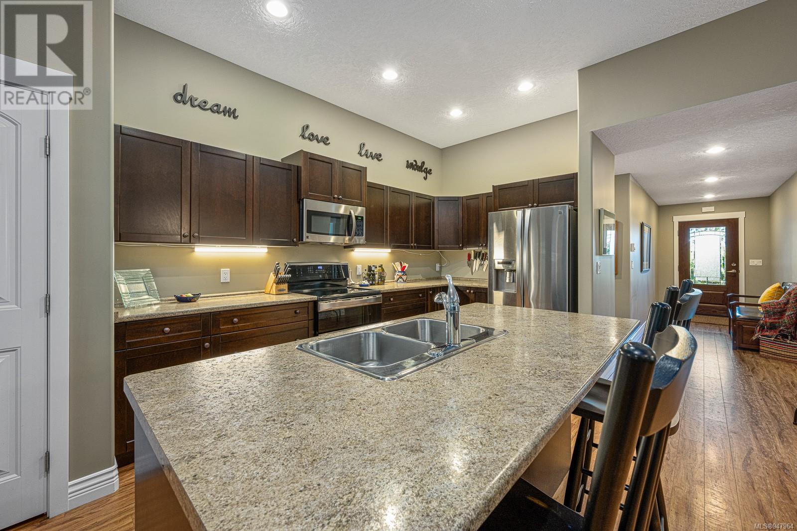 113 2205 Robert Lang Dr, #113