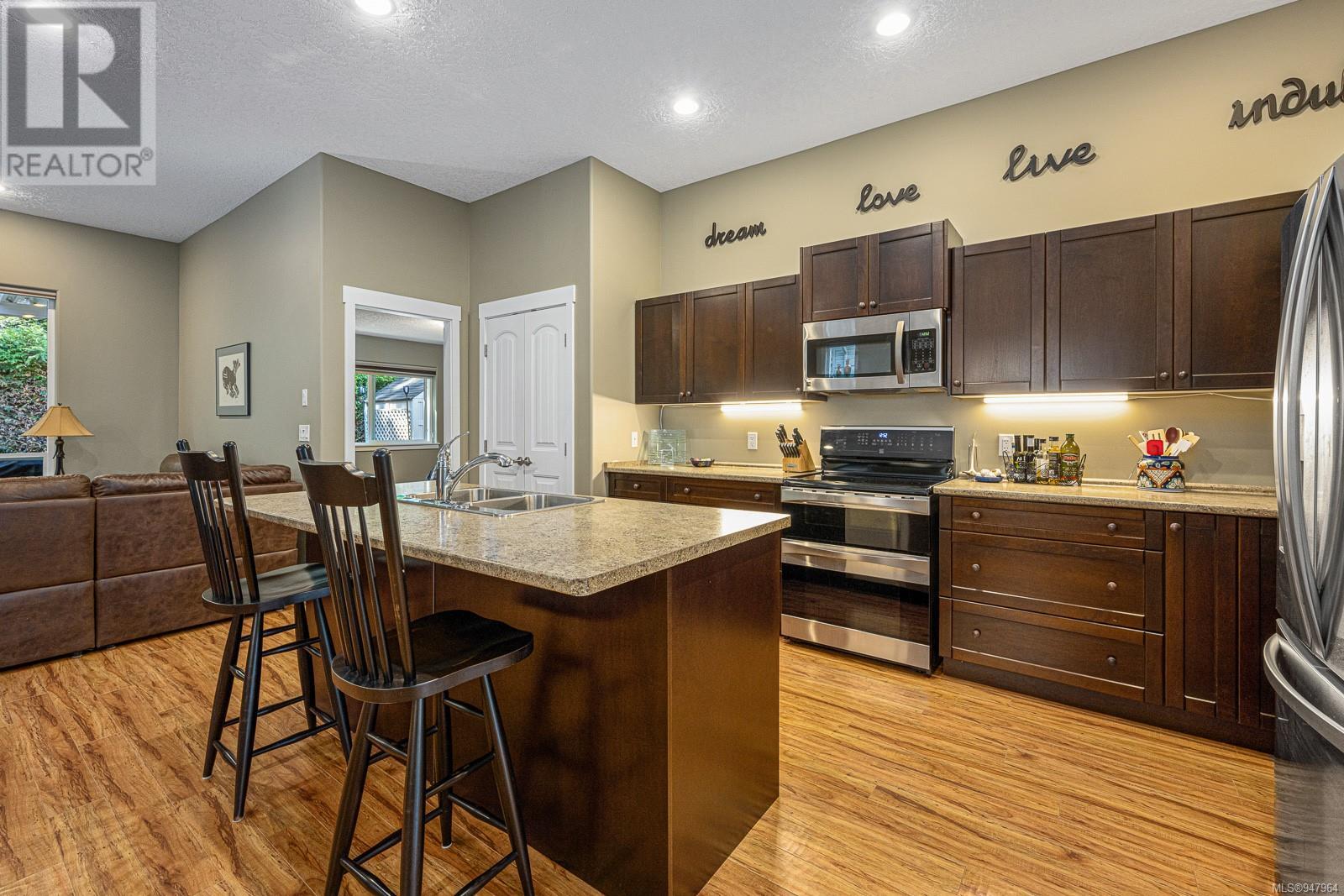 113 2205 Robert Lang Dr, #113