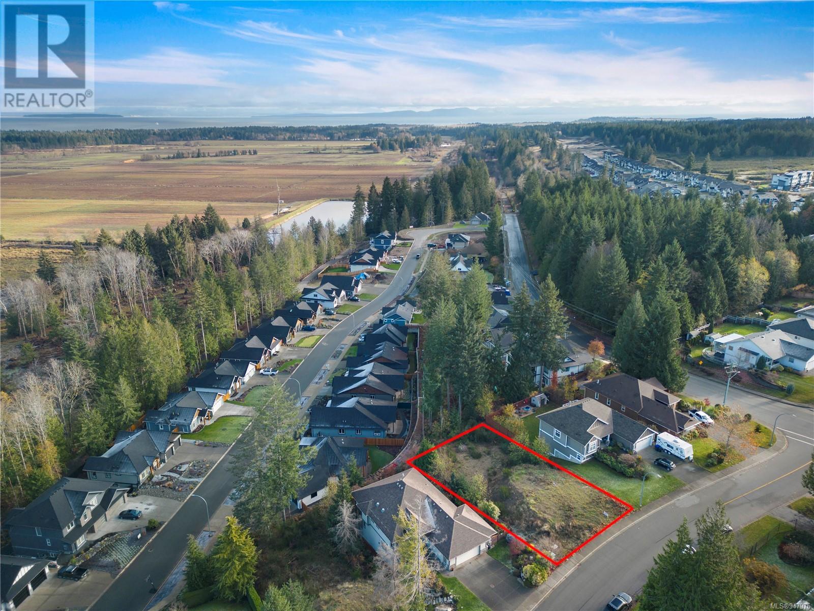 3121 Klanawa Cres