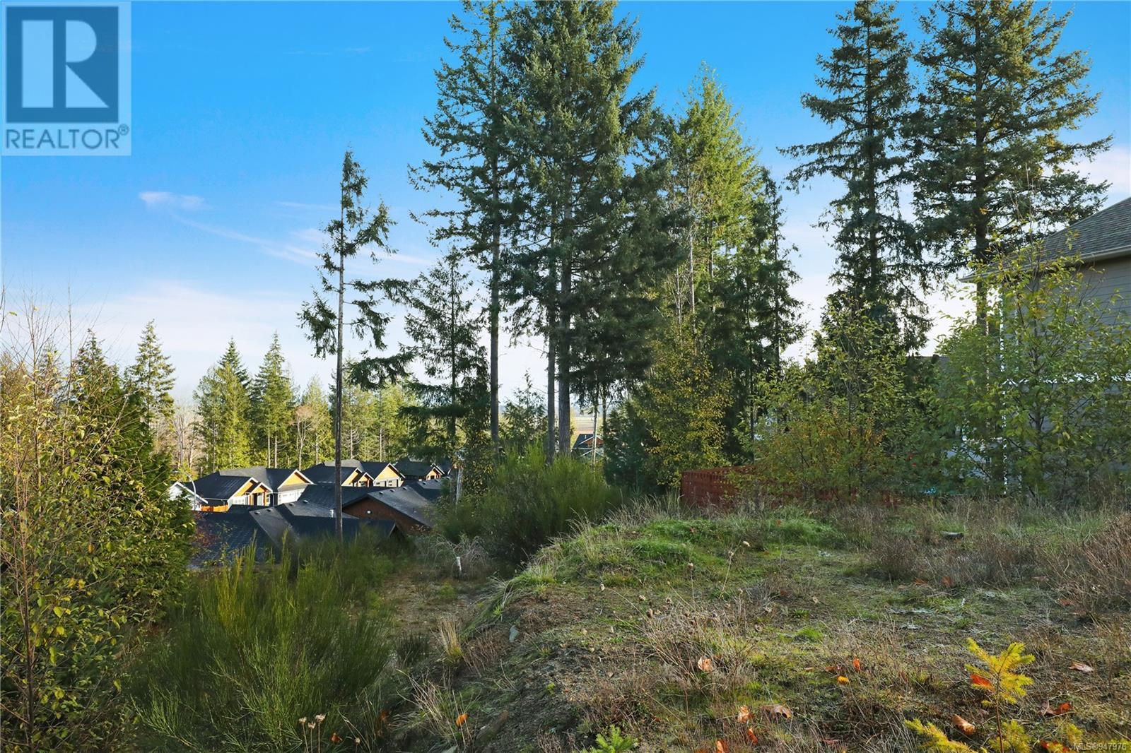 3121 Klanawa Cres