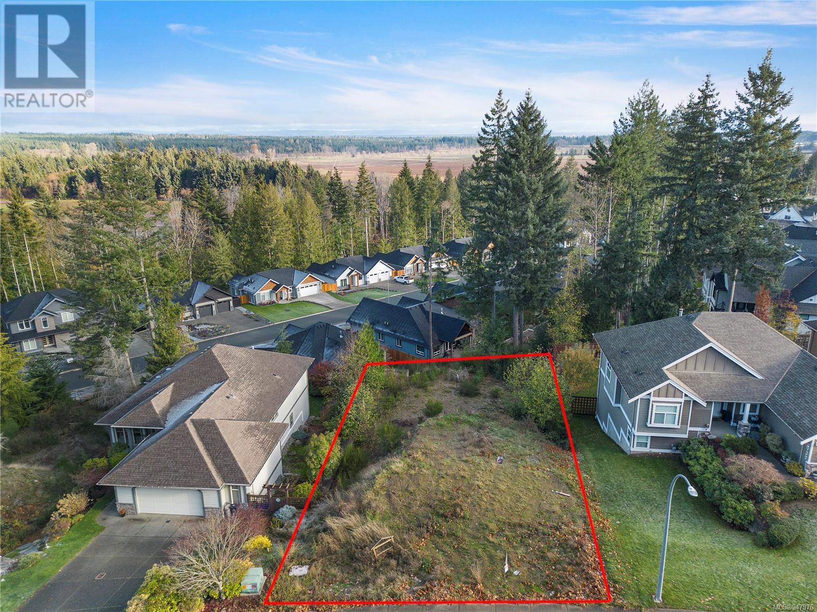 3121 Klanawa Cres