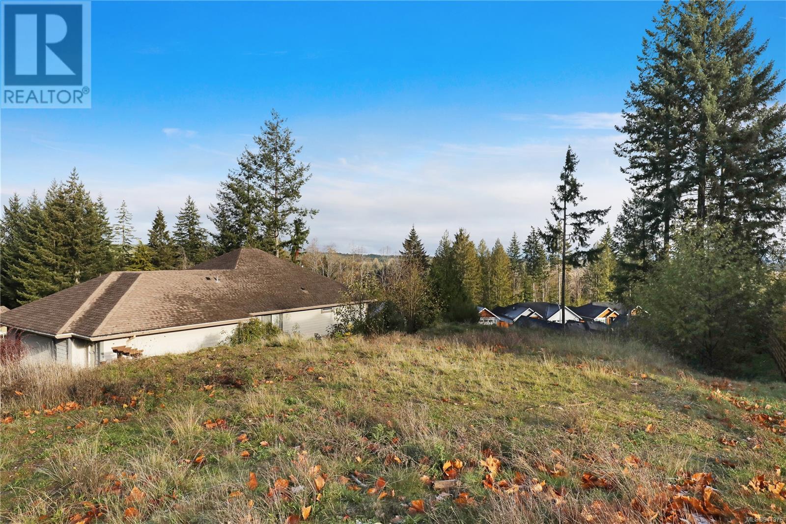 3121 Klanawa Cres