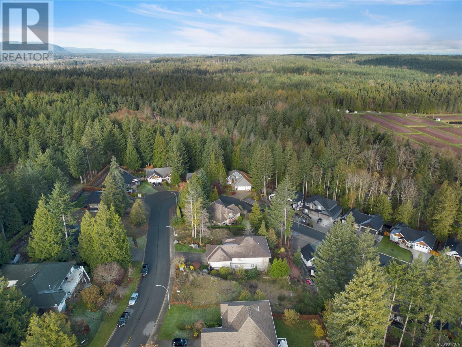 3121 Klanawa Cres