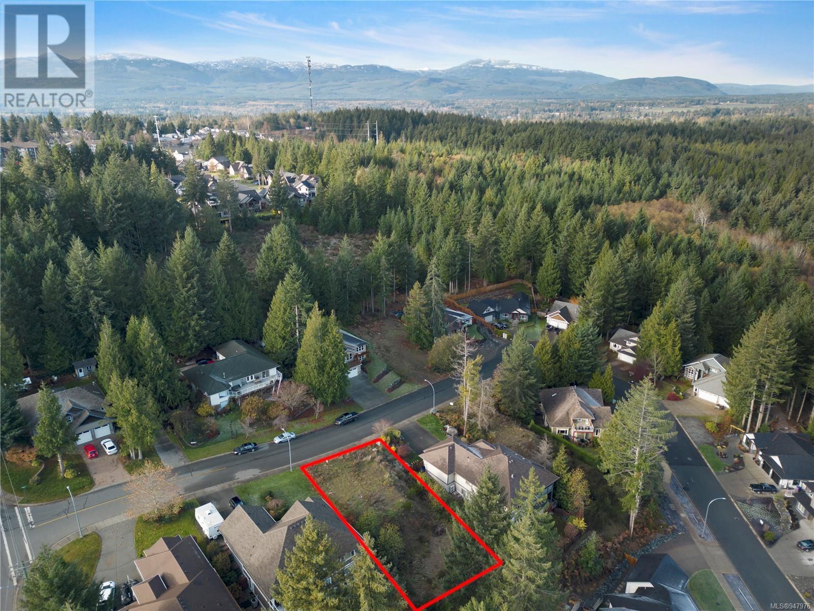 3121 Klanawa Cres
