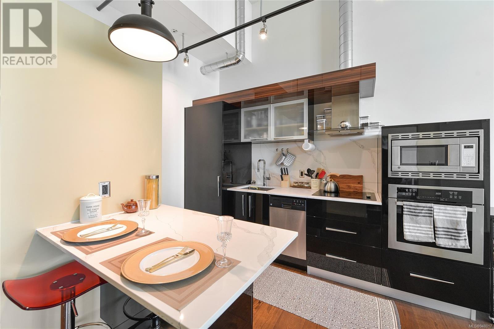 903 1029 View St, #903