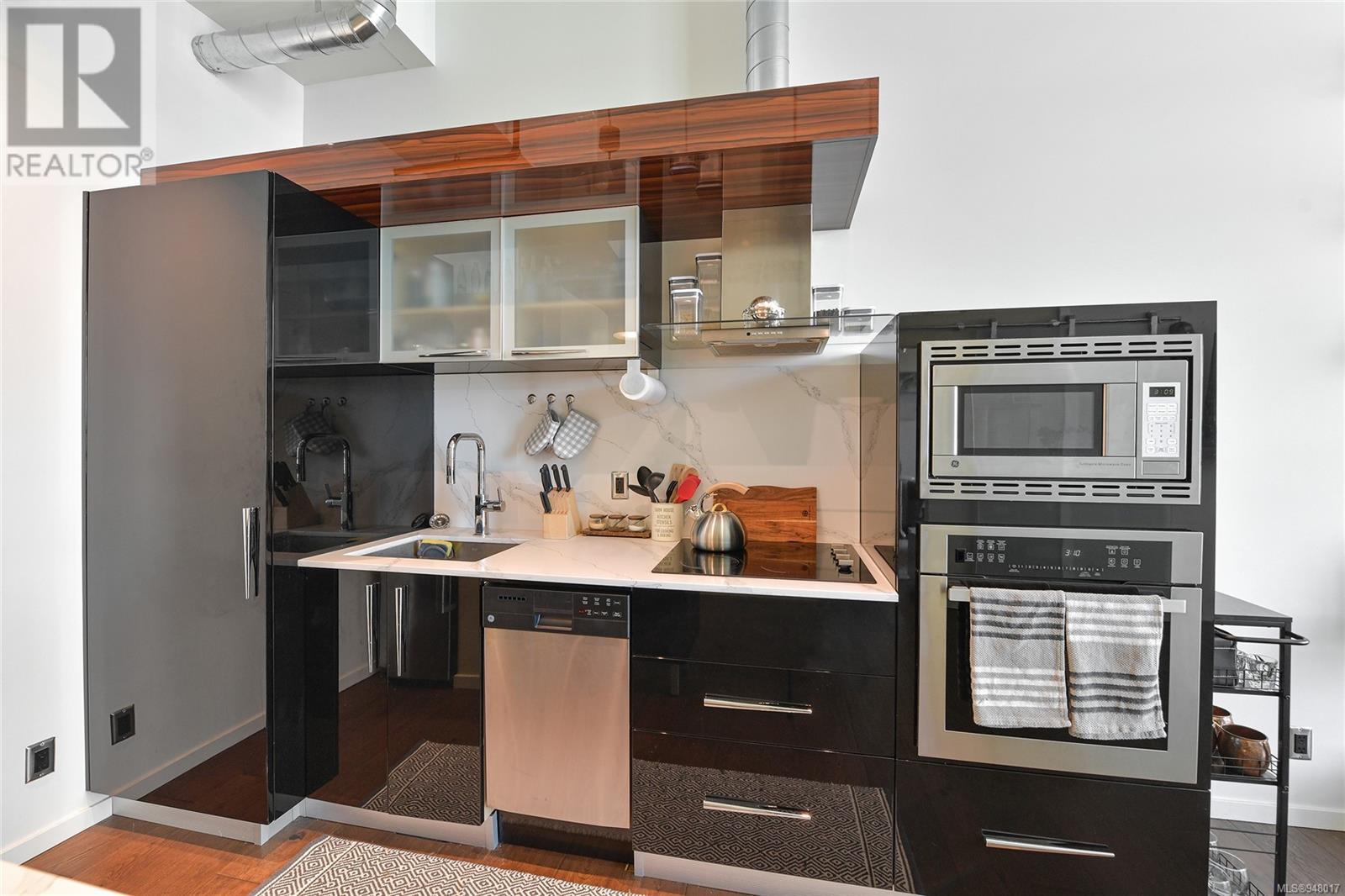 903 1029 View St, #903