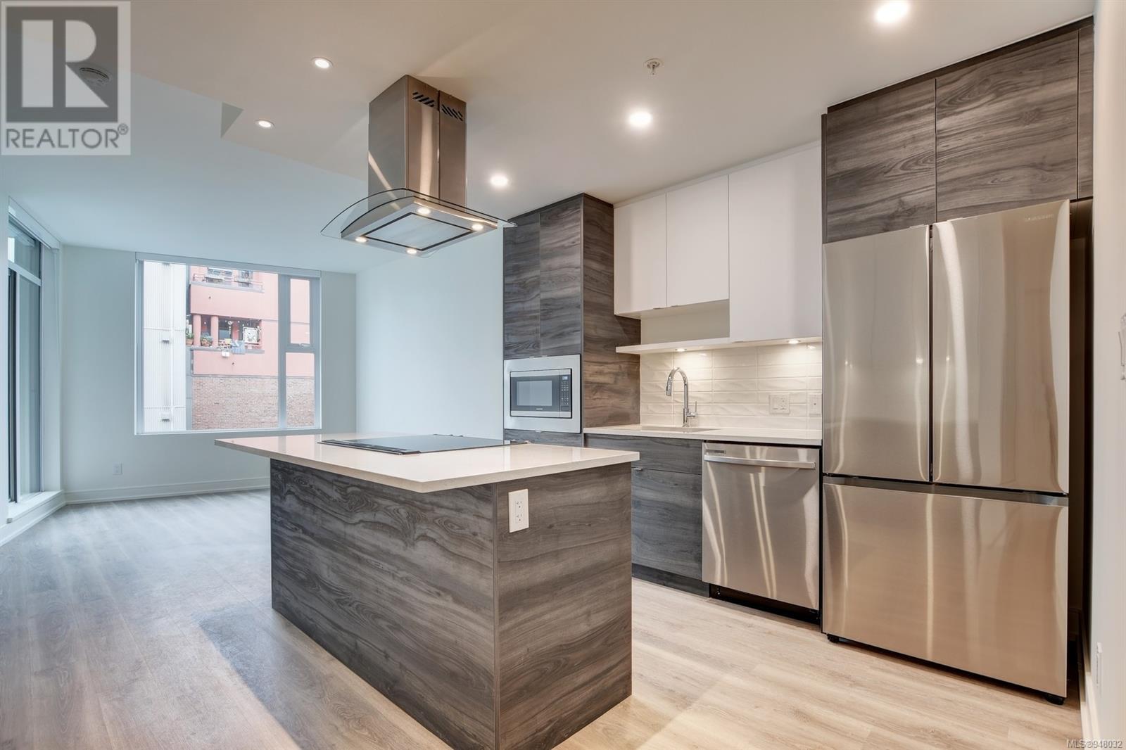 617 1628 Store St, #617