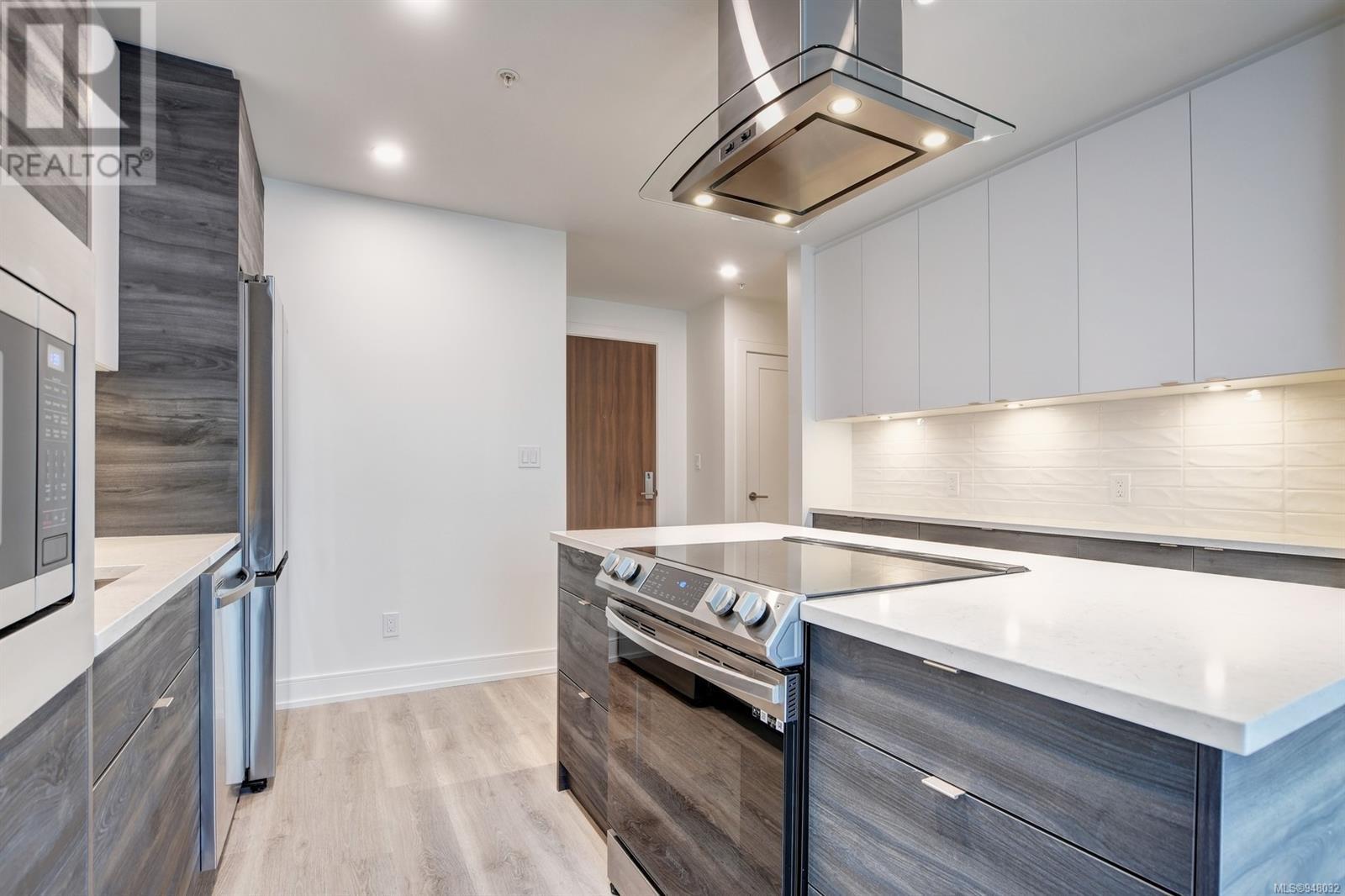 617 1628 Store St, #617