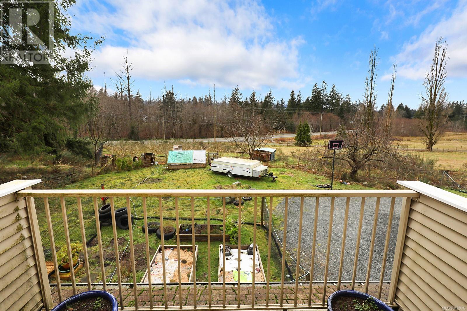 7522 Island Hwy N
