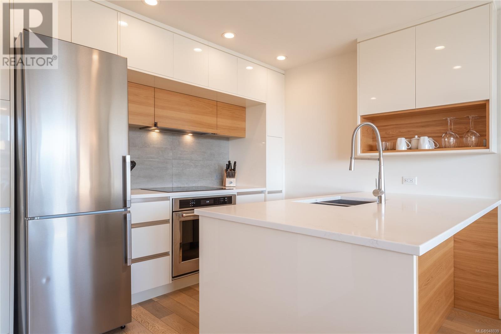 313 989 Johnson St, #313