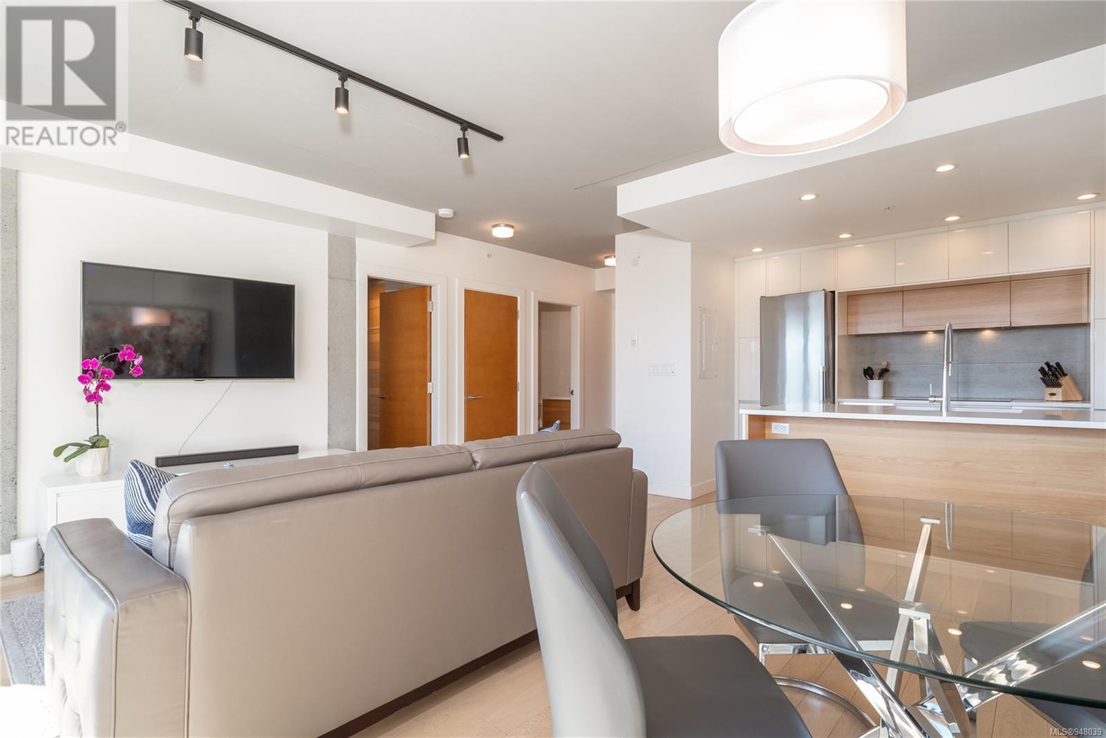 313 989 Johnson St, #313