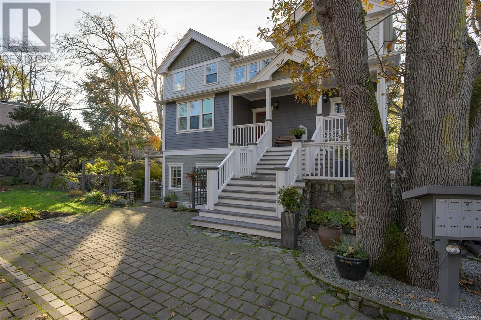 1 1002 Carberry Gdns, #1