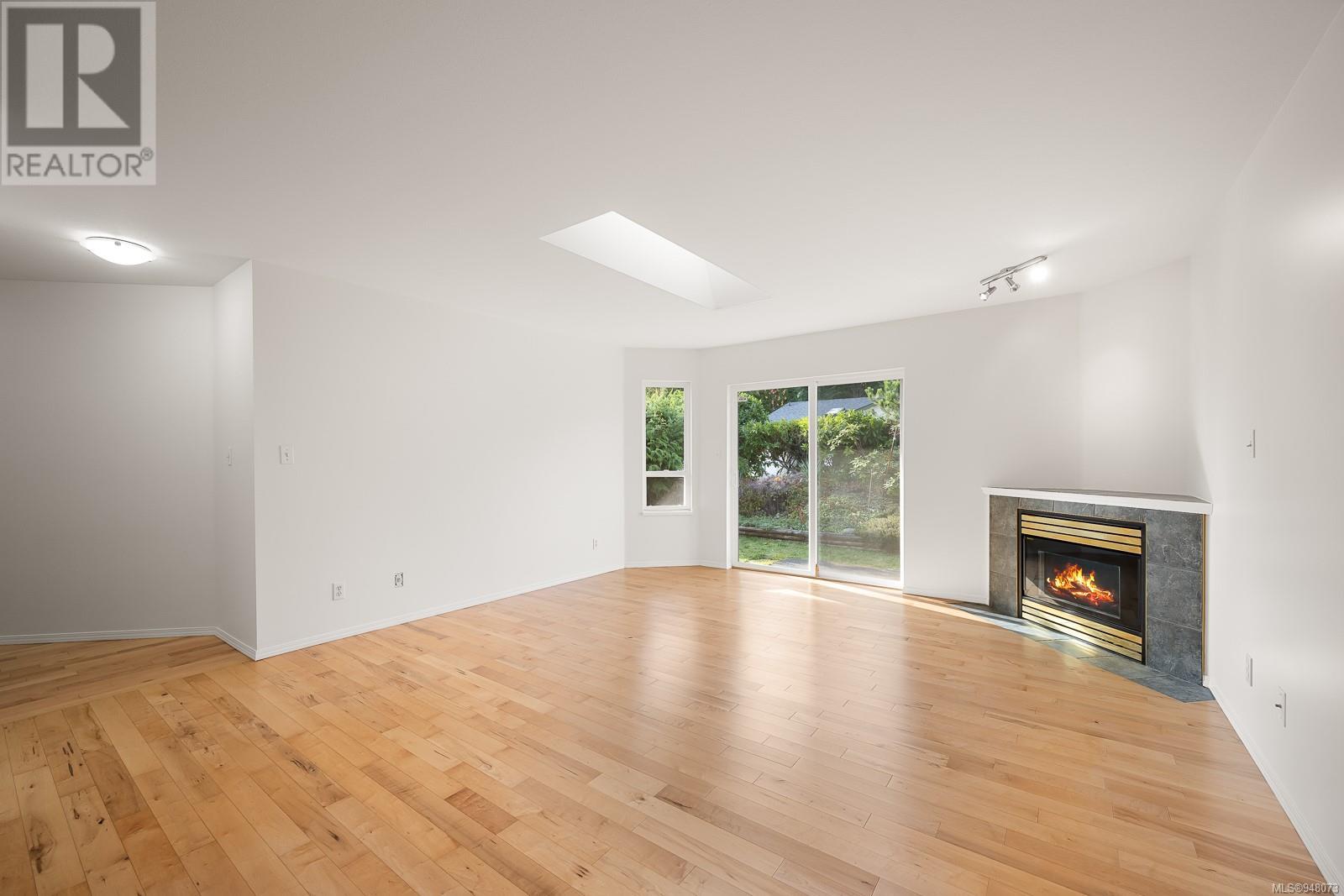 18 3355 First St, #18