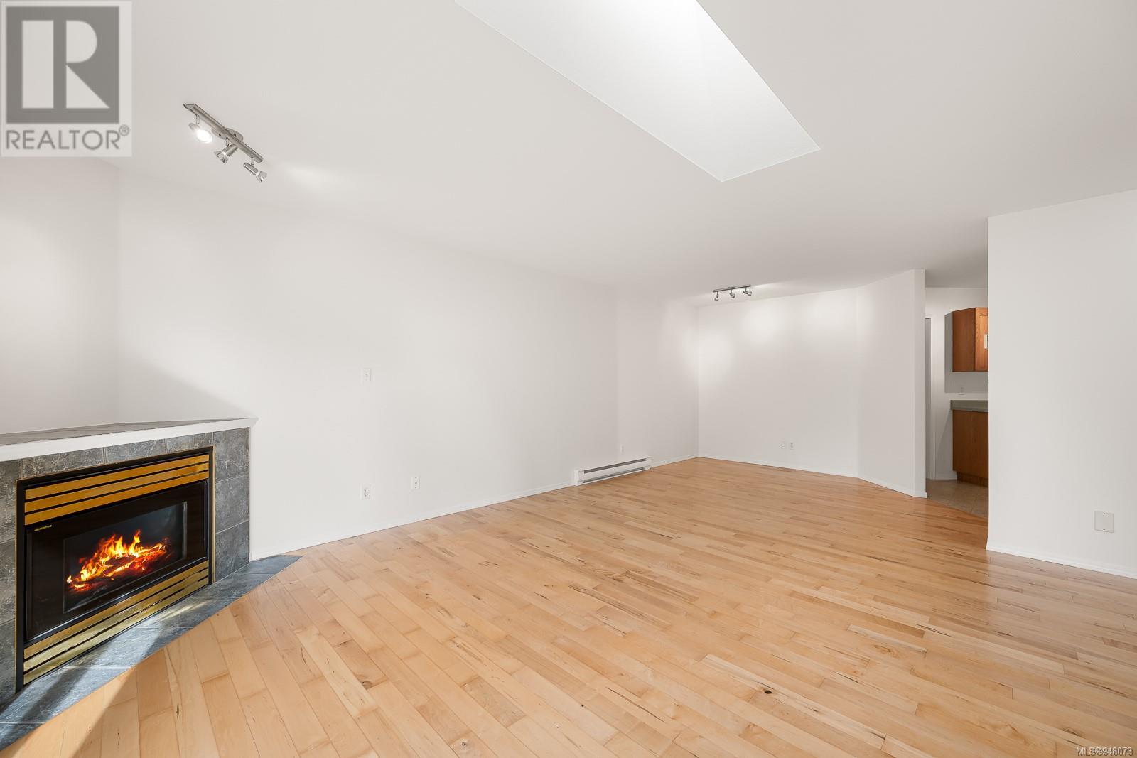18 3355 First St, #18