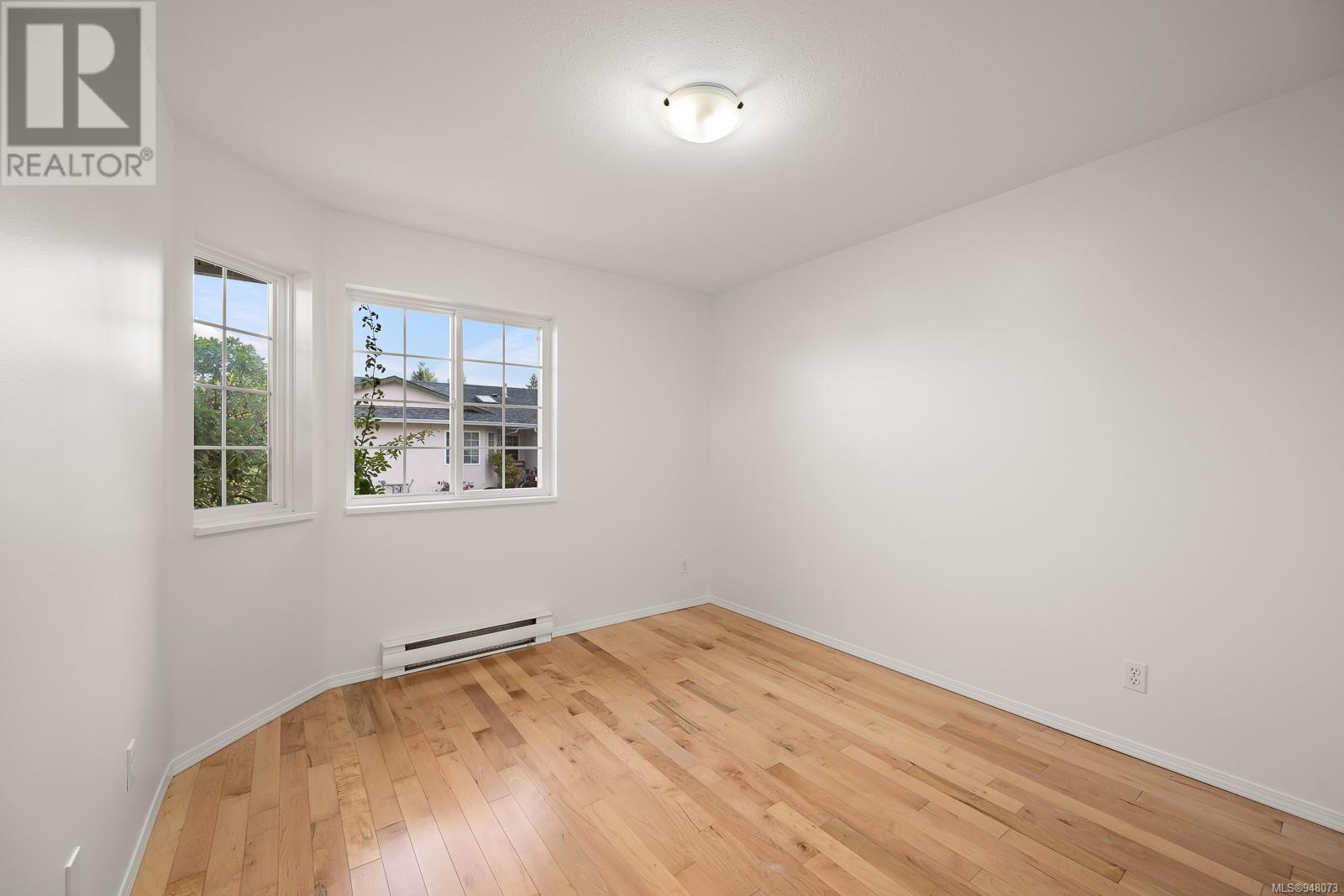 18 3355 First St, #18