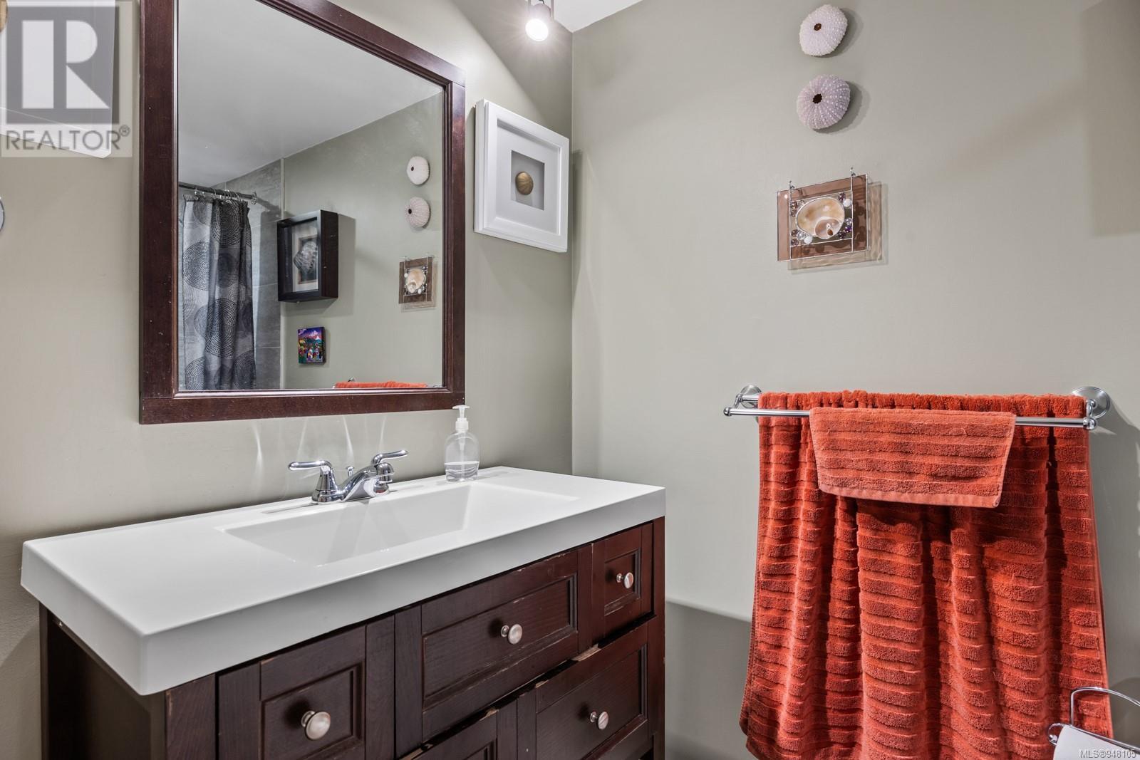 305 175 Centennial Dr, #305