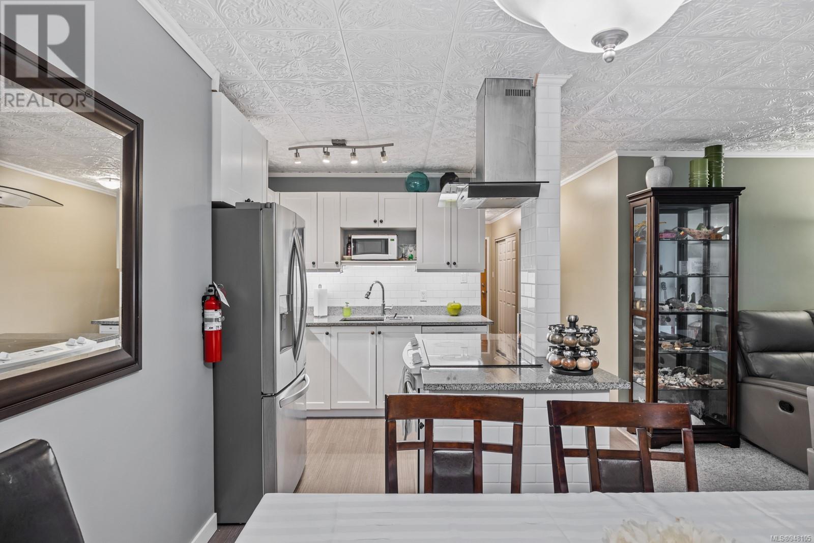 305 175 Centennial Dr, #305