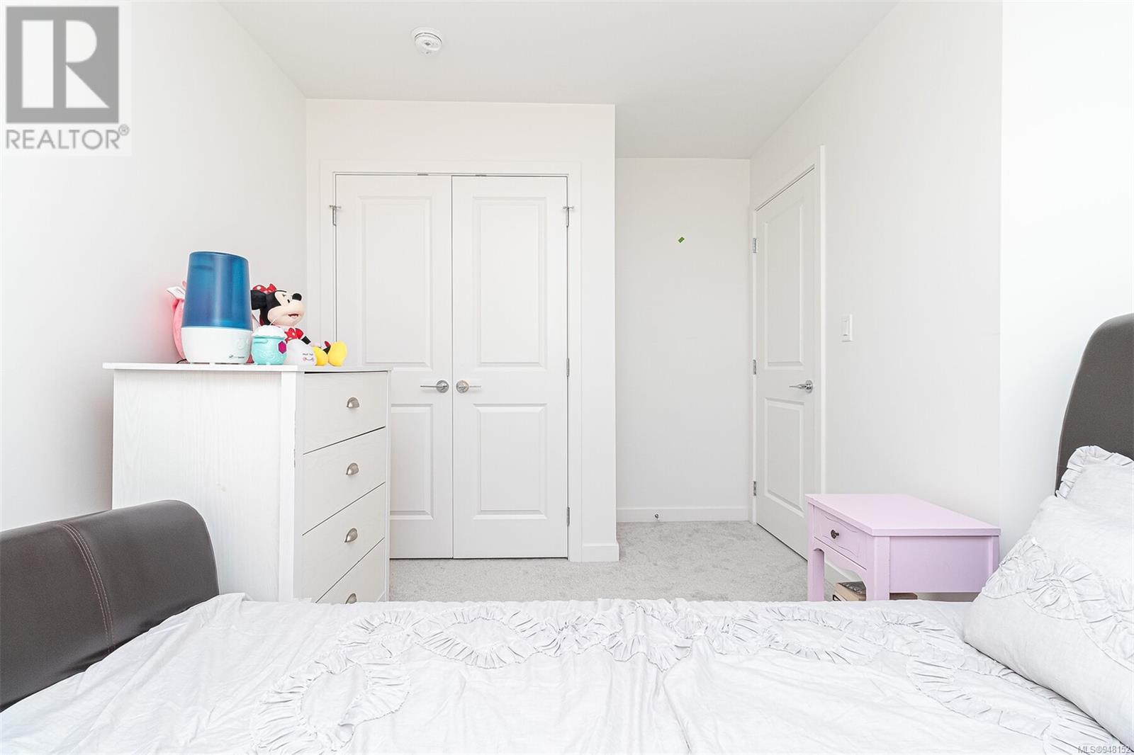 160 Caspian Dr