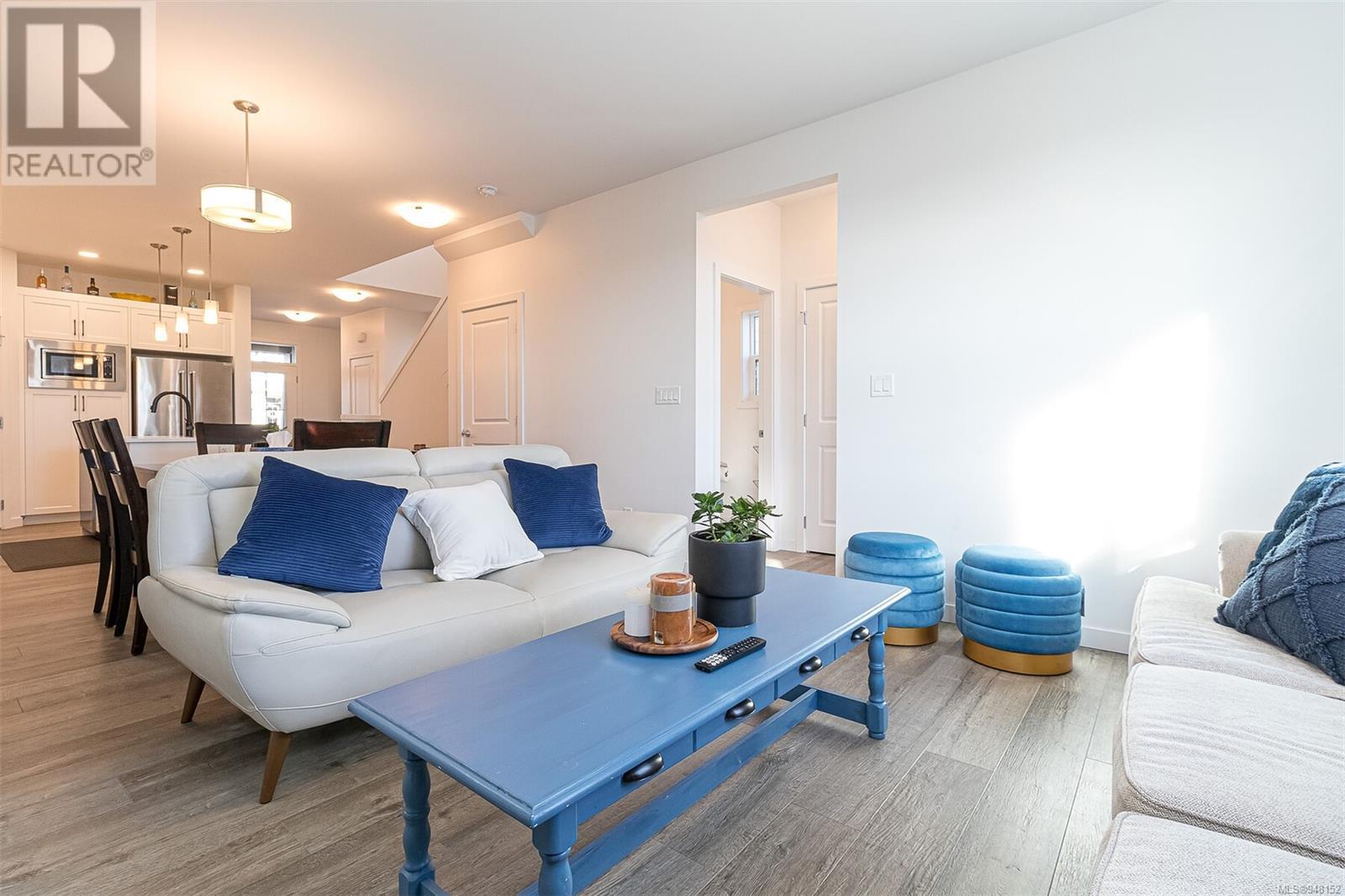 160 Caspian Dr