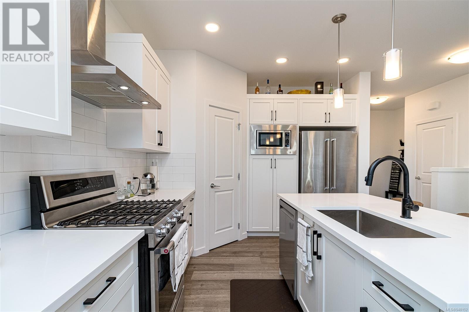 160 Caspian Dr