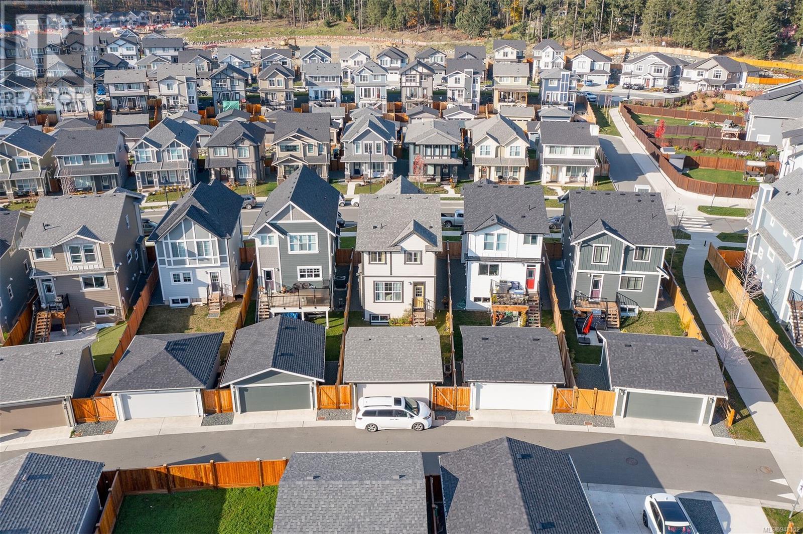160 Caspian Dr