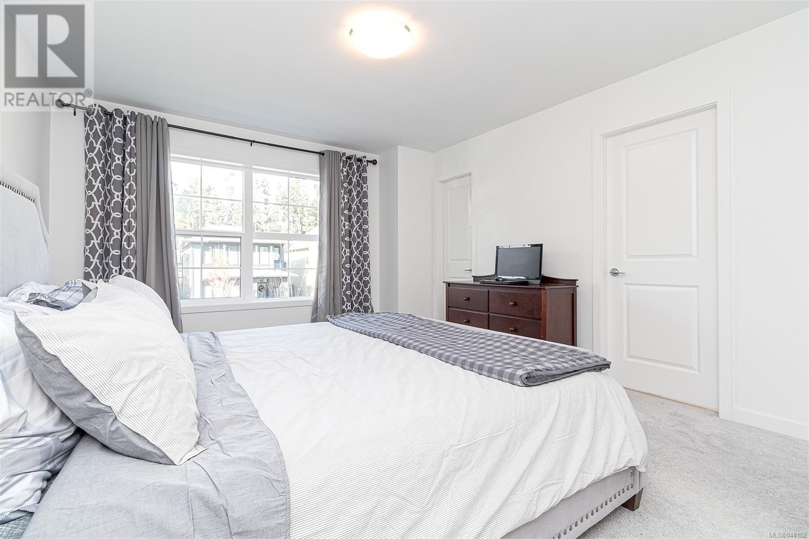 160 Caspian Dr